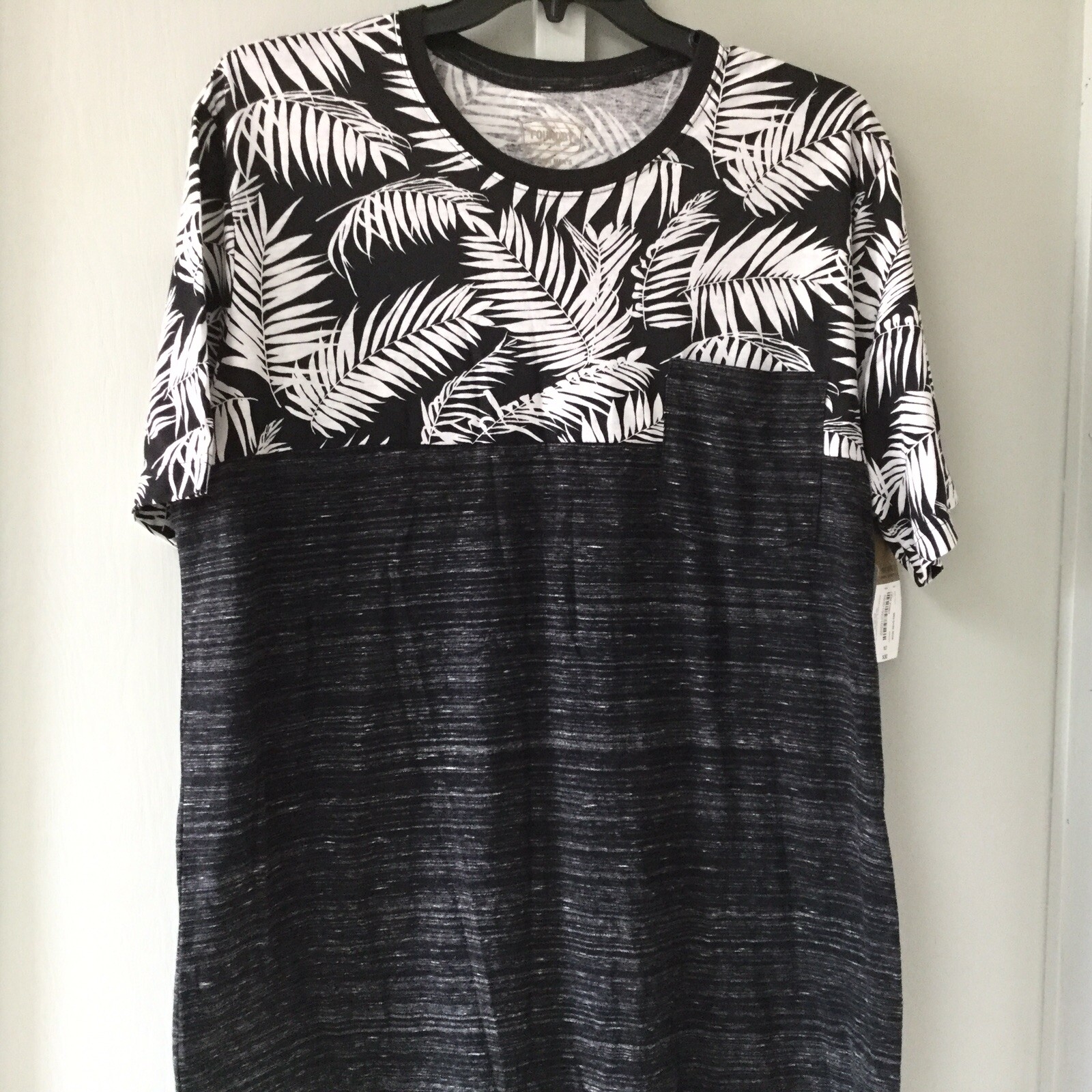 Young Mens The Foundry Supply Company Size XL Crewneck T-shirt Black Palm New