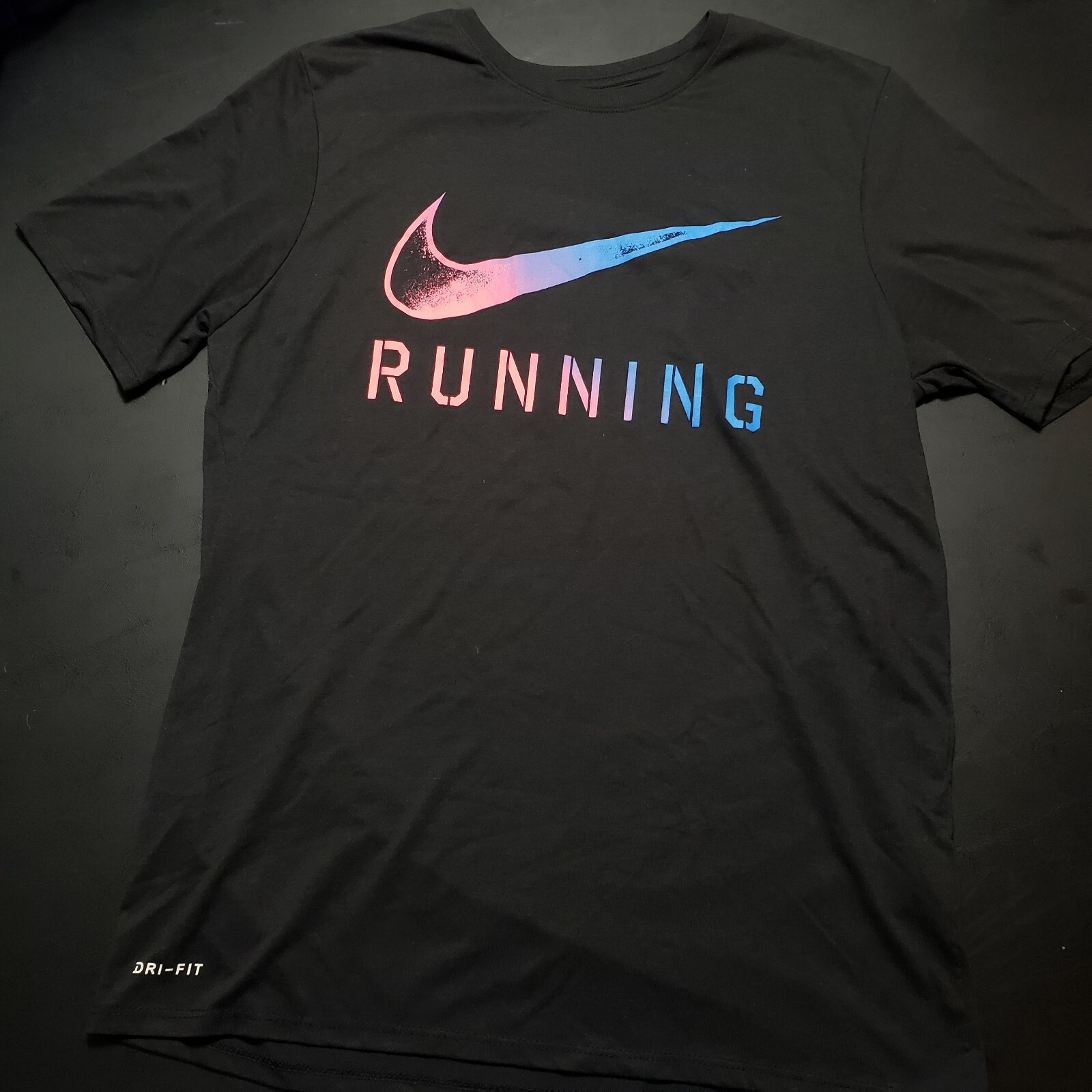 Nike Men&rsquo;s Athletic Wear Short Sleeve Swoosh Graphic Workout Active Gym T-Shirt