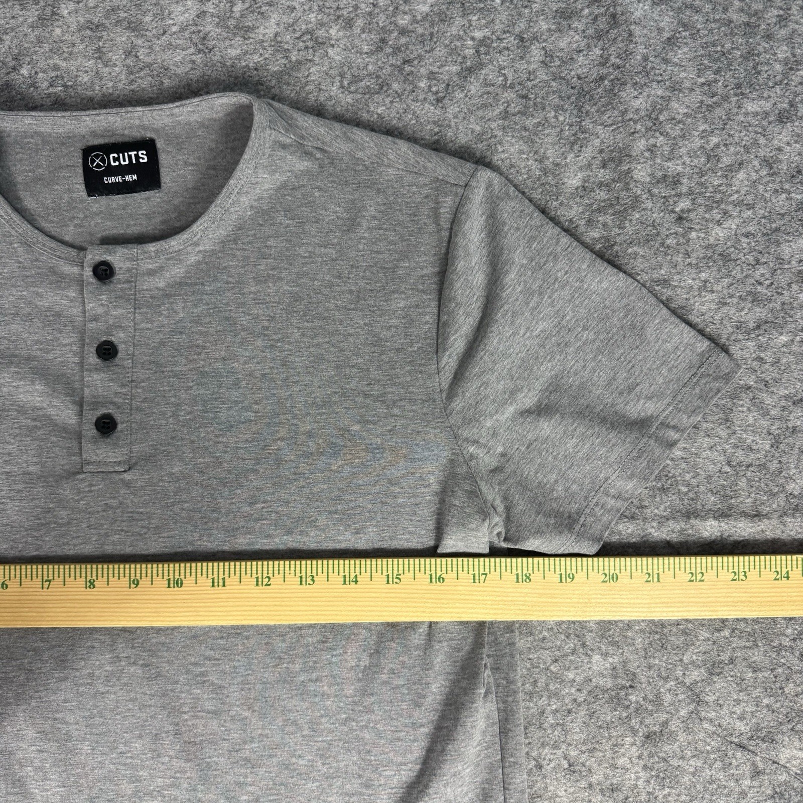 Cuts Clothing Henley Shirt Mens Small Gray Short Sleeve Curve Hem Casual
