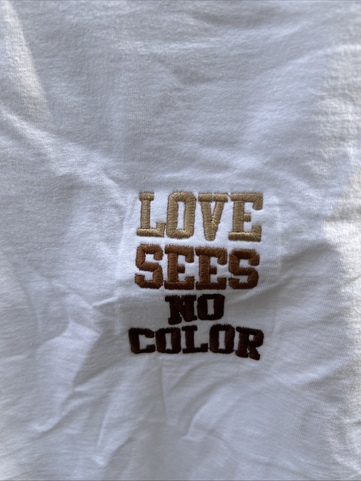 Love Sees No Color T Shirt Men’s Size Large