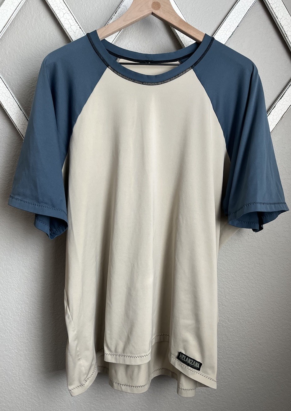 Melanzana Men&rsquo;s XL/2XL Two-Tone Short Sleeve T-Shirt – No Tag, See Measurements