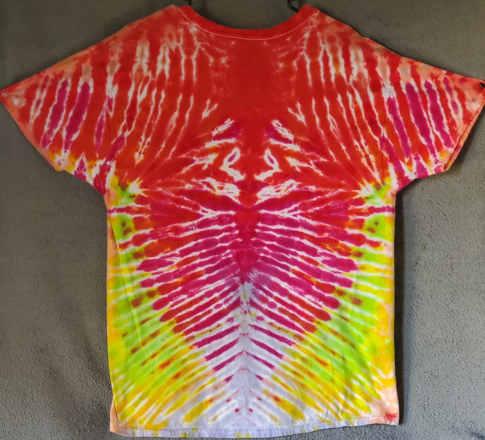 HANES SIZE LARGE 100% Cotton Tye Dyed Shirt Pre-washed WON&rsquo;T FADE VERY SOFT