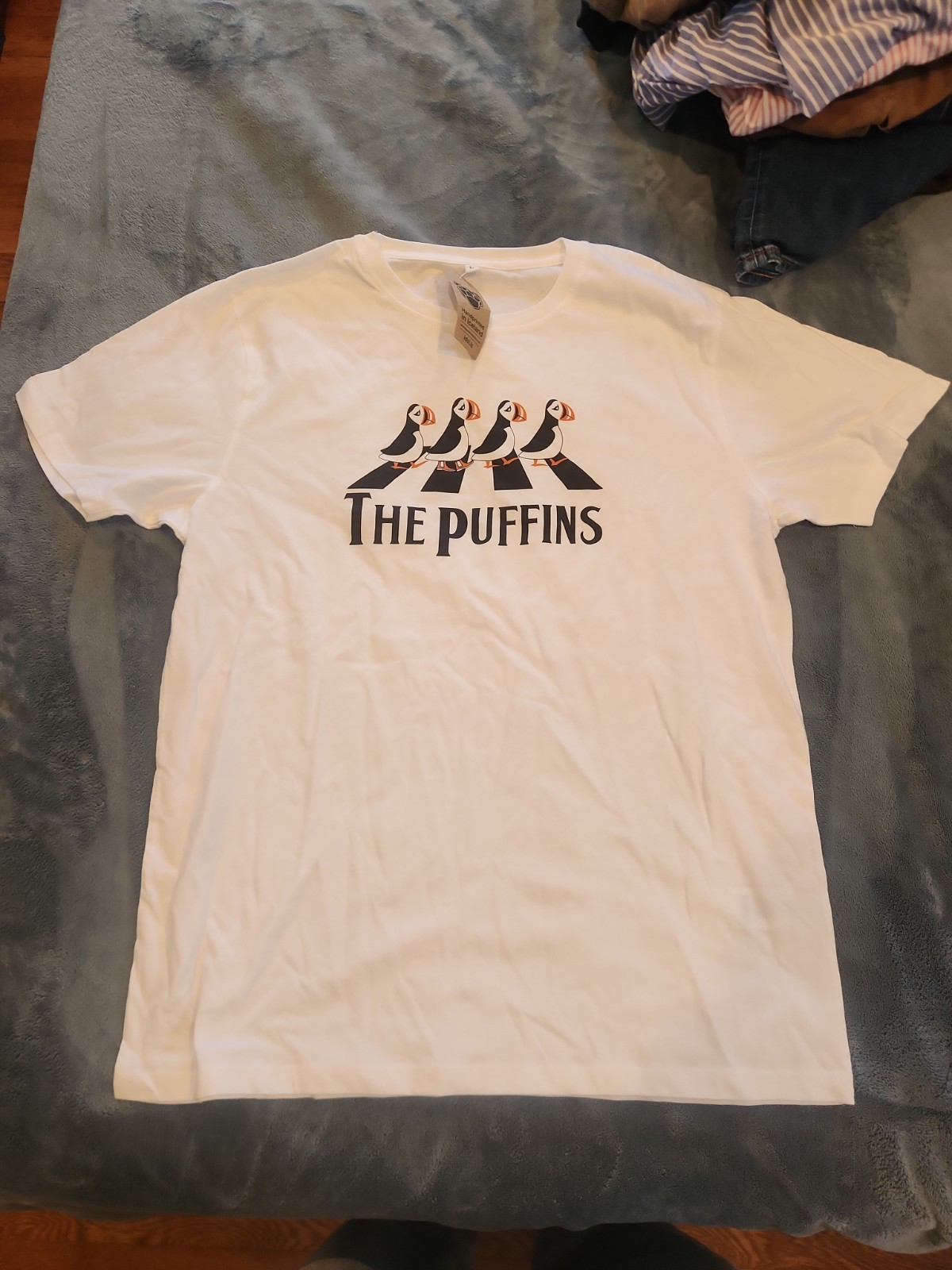 Icelandic Mens Large White Short Sleeve Tshirt Puffins Mock ABBEY Road