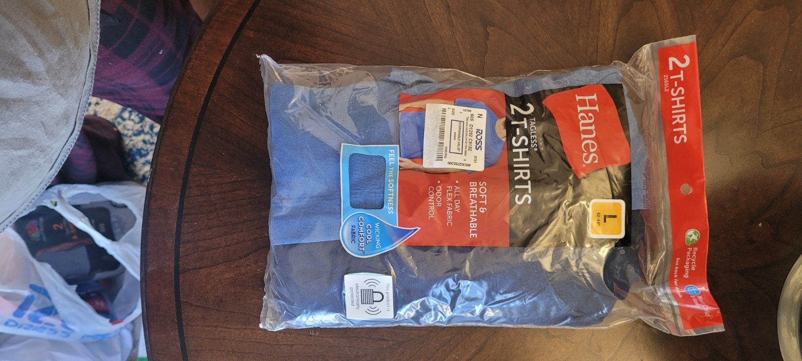 t shirt men Hanes 2 tagless R-shirts size L 42–44-inch brand new