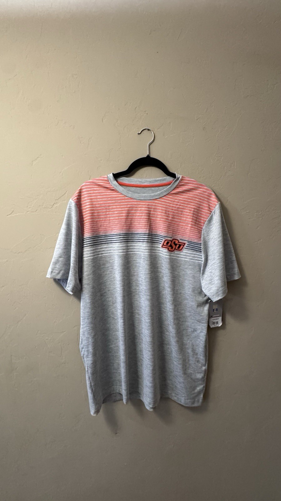 Colosseum Men&rsquo;s OSU Oklahoma State Cowboys -Large Short Sleeve Gray Shirt