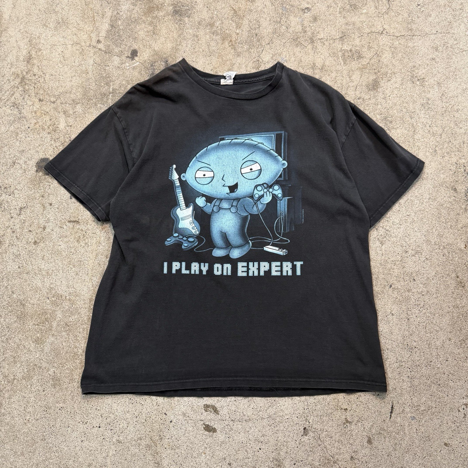 Vintage Y2K 2000s Family Guy Stewie 2009 Play On Expert Size XL Shirt Faded