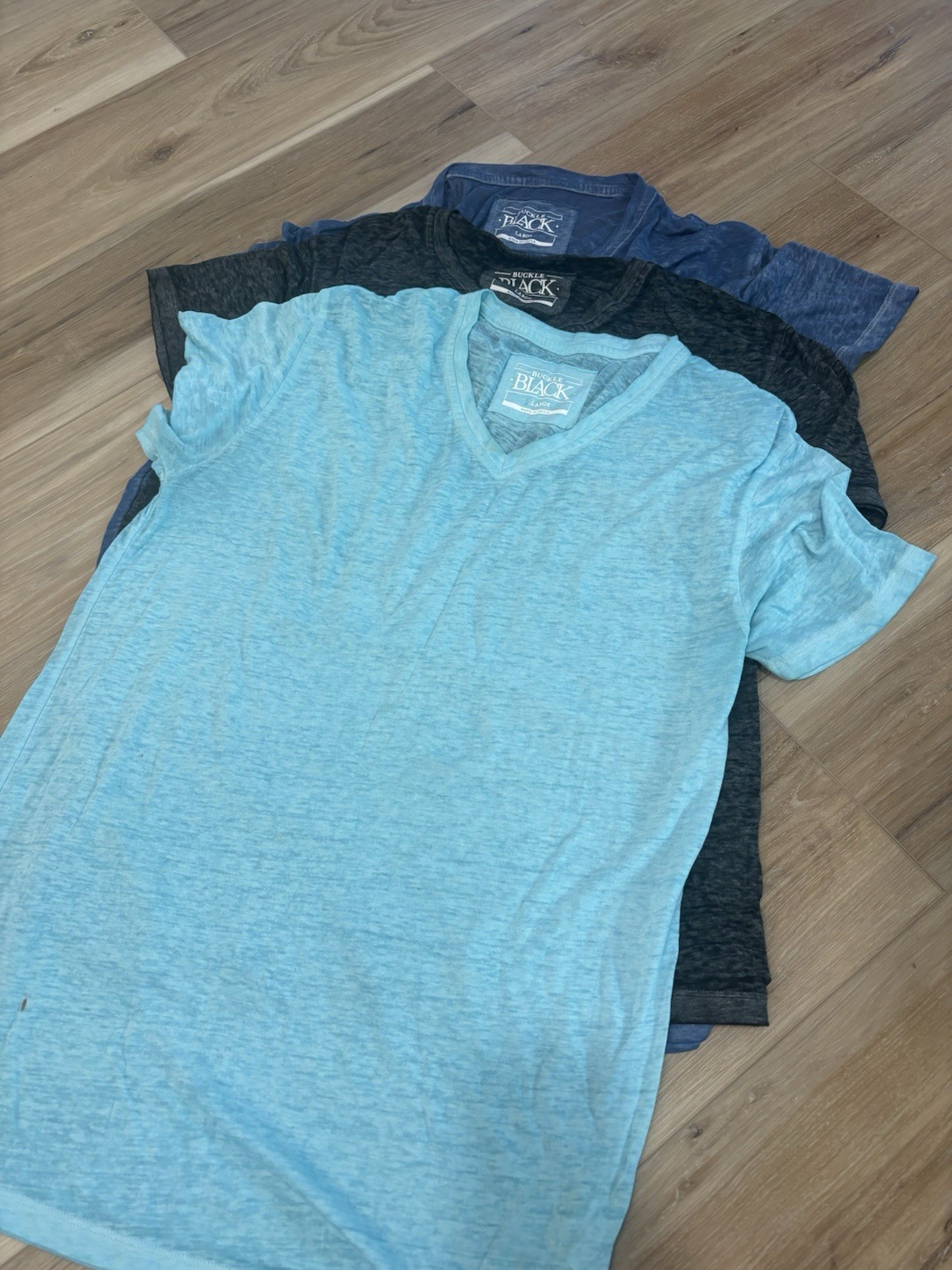 Buckle Men&rsquo;s Short Sleeve Burnout Tees – Light Blue, Charcoal, Navy Large