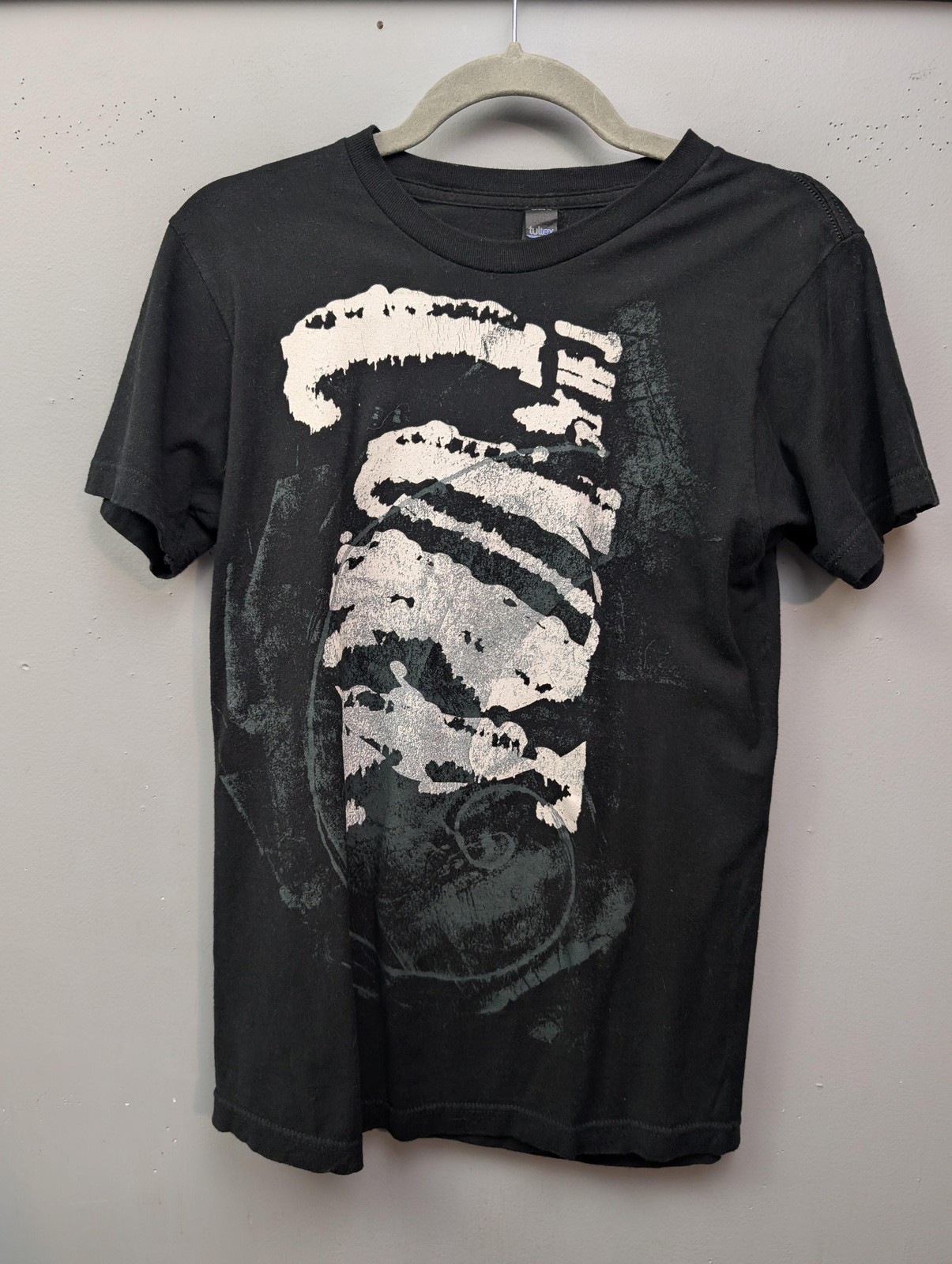 Abstract Spiral Fossil Graphic Shirt Mens Small Black Distressed Tee Tultex