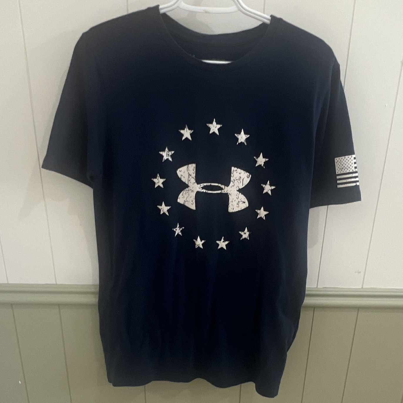 Under Armour HeatGear Men’s Black Loose Fit USA Flag Graphic Tee, S