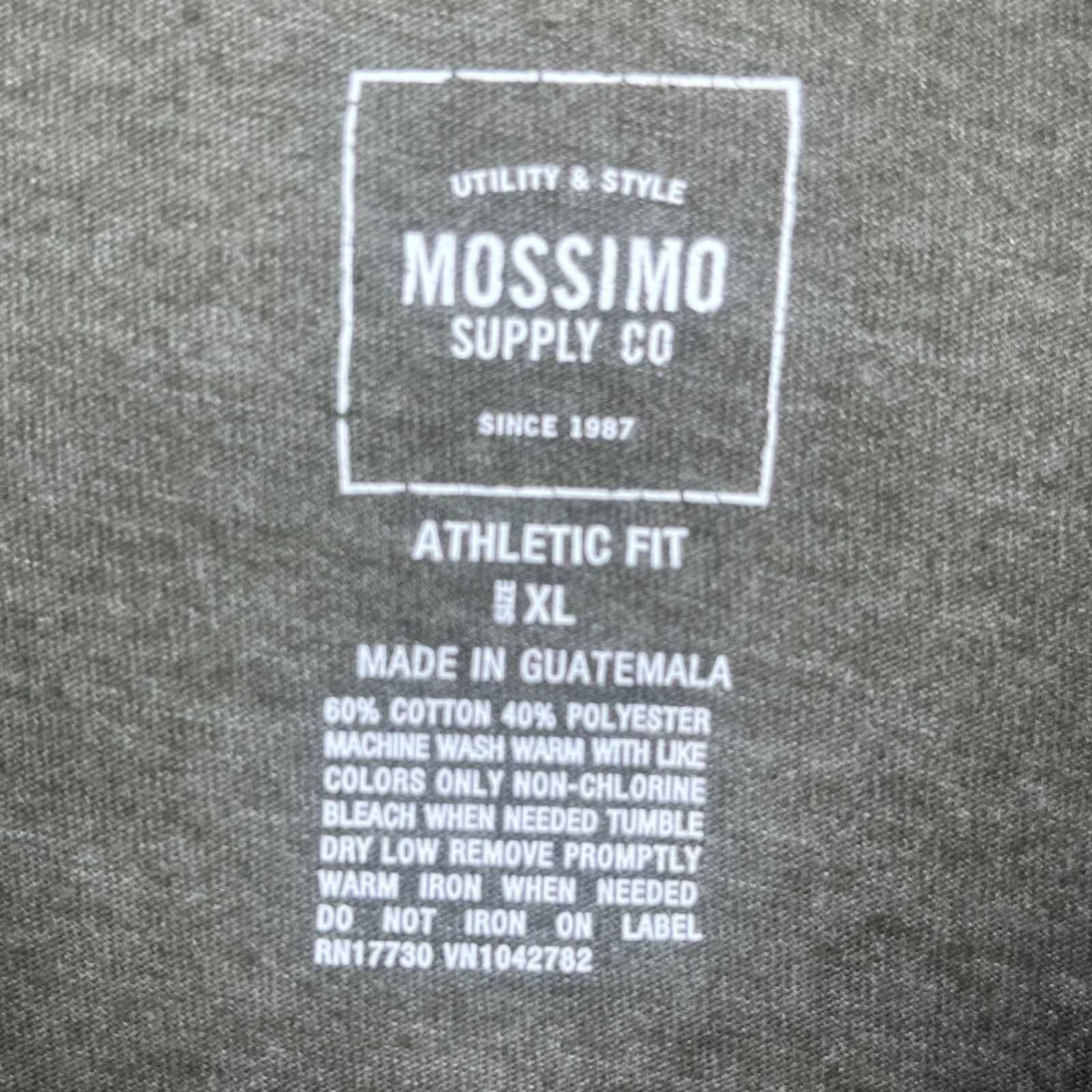 Mossimo Henley Shirt Mens XL Green Long Sleeve Athletic Fit Utility Minimalist