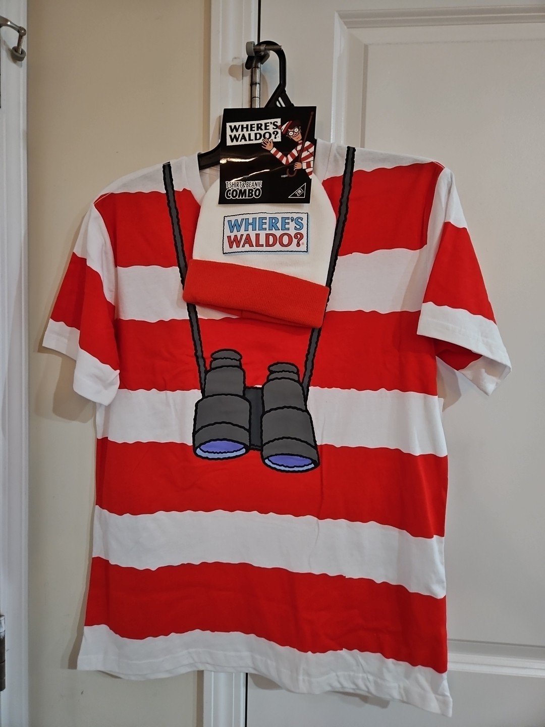 WHERE&rsquo;S WALDO? Men&rsquo;s T-Shirt & Beanie Combo 2XL Mad Engine Costume