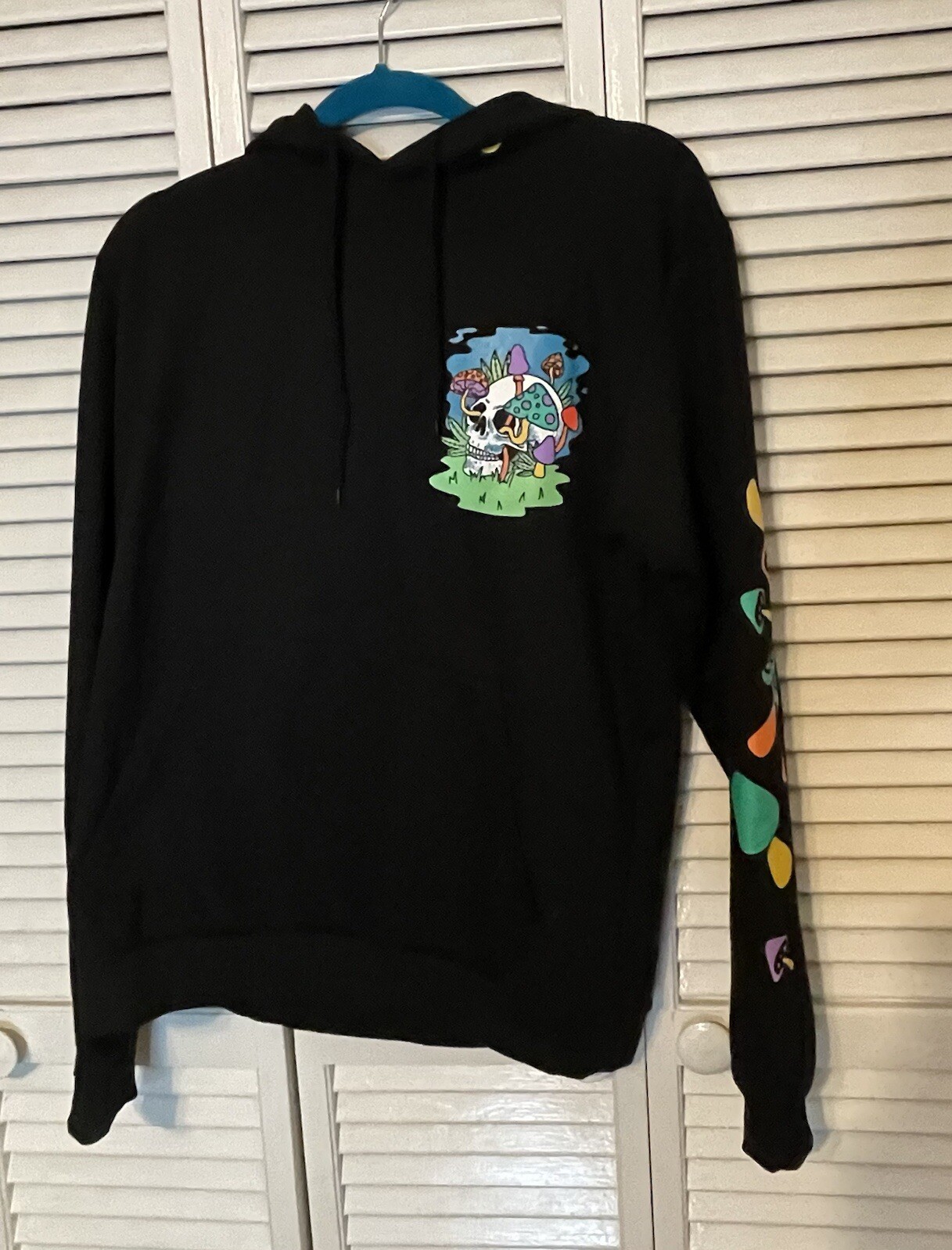 Fresh Laundry Neon Mushroom Skull Front Back Pullover Hoodie Black Mens Medium