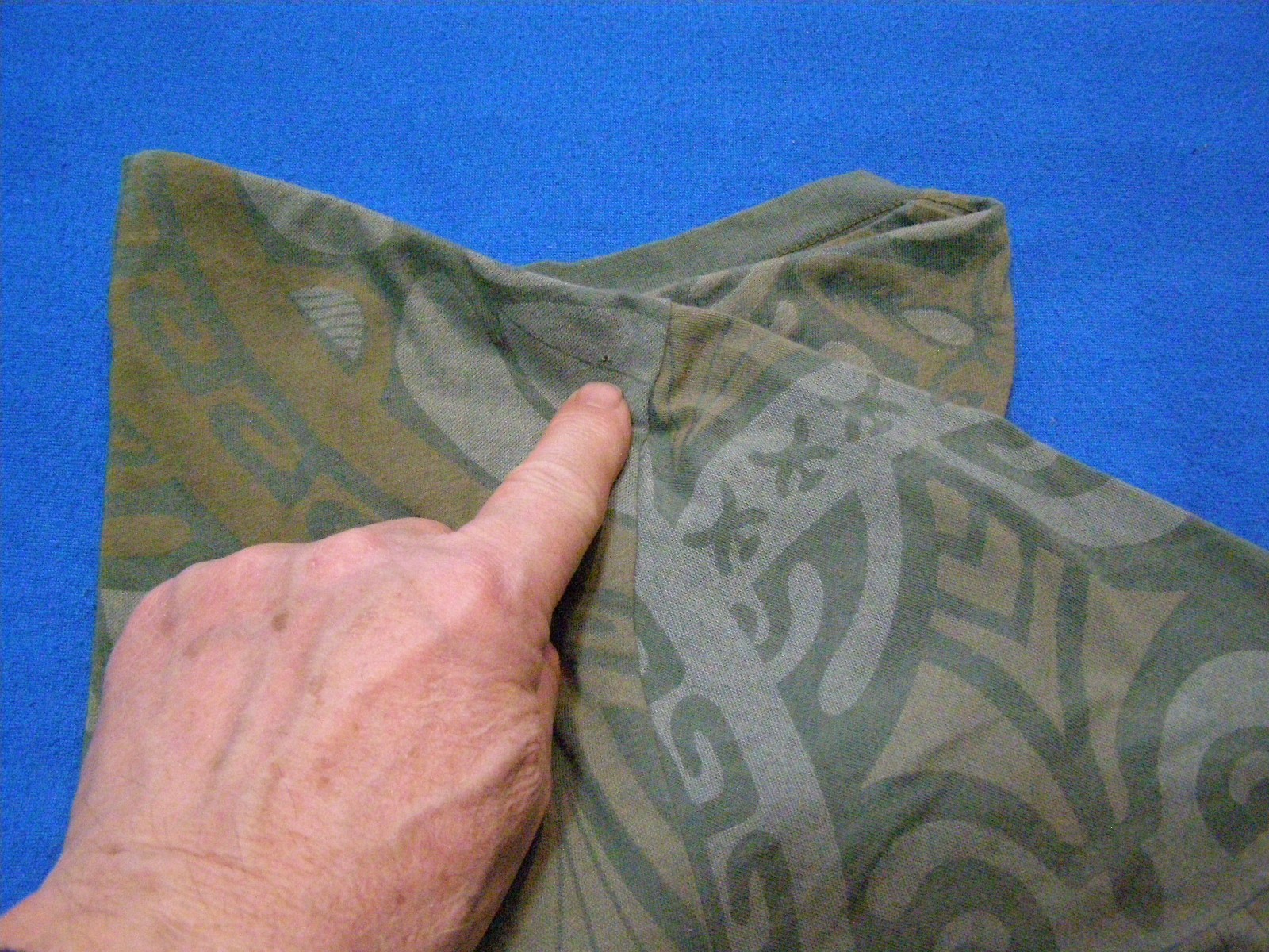 Hinano Tahiti T-Shirt Traditional Tahitian Design Green Shirt Size L