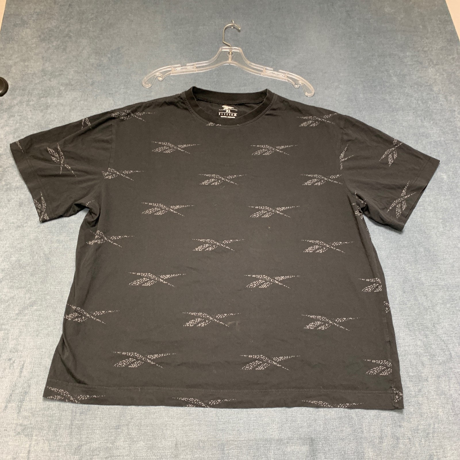 Reebok T Shirt Mens XL Black Allover Logo Graphic Casual Crew Neck Short Sleeve
