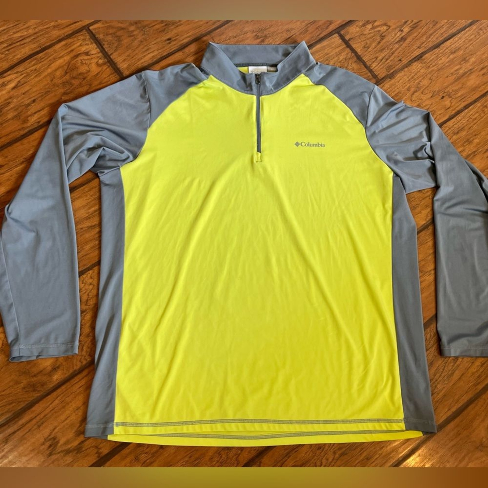 Columbia long sleeve Tee mens XL Omni Wick 1/4 zip shirt yellow gray performance