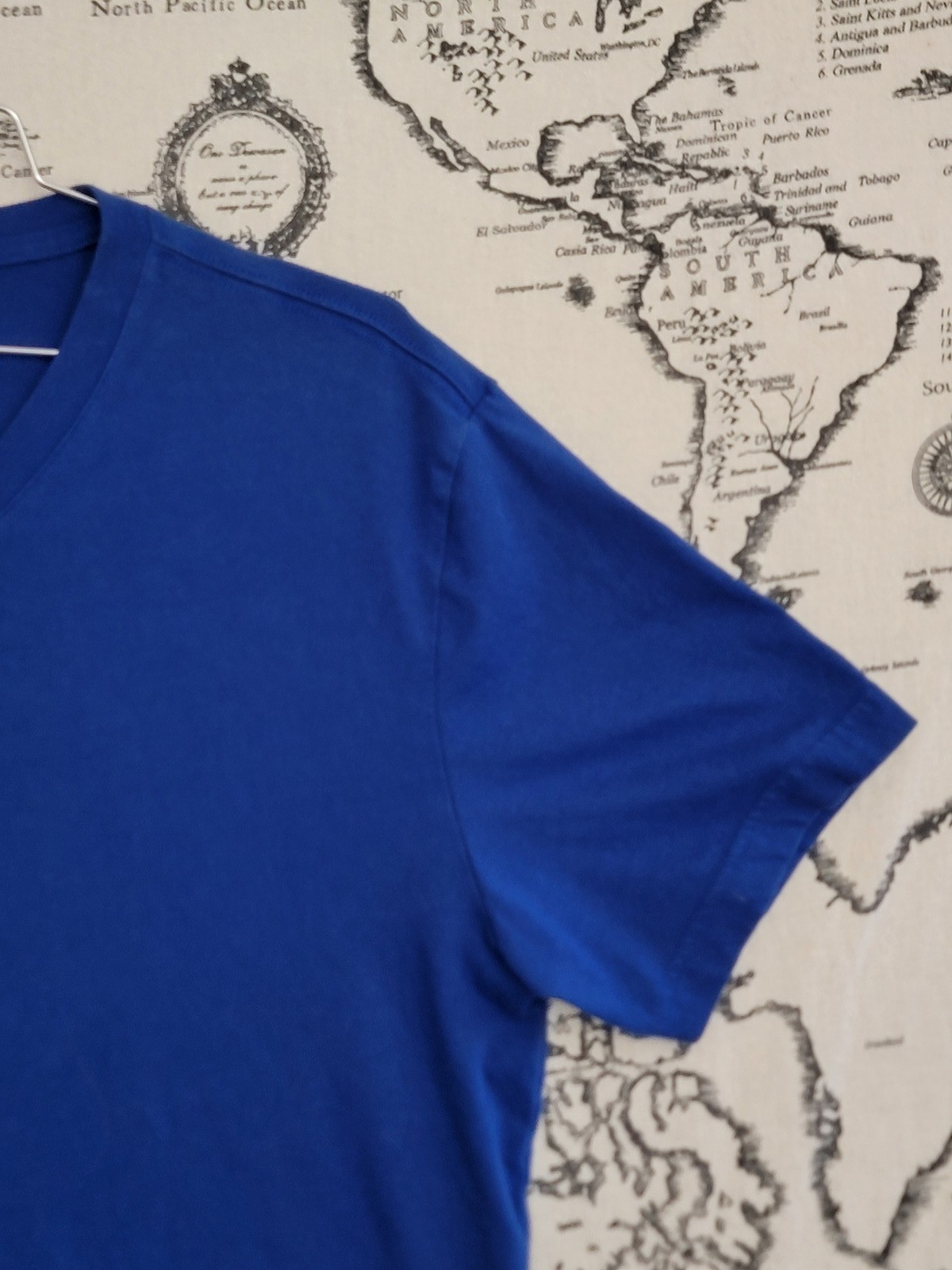 John Ashford Men&rsquo;s Blue Easy Care V-Neck T-Shirt – Size Large
