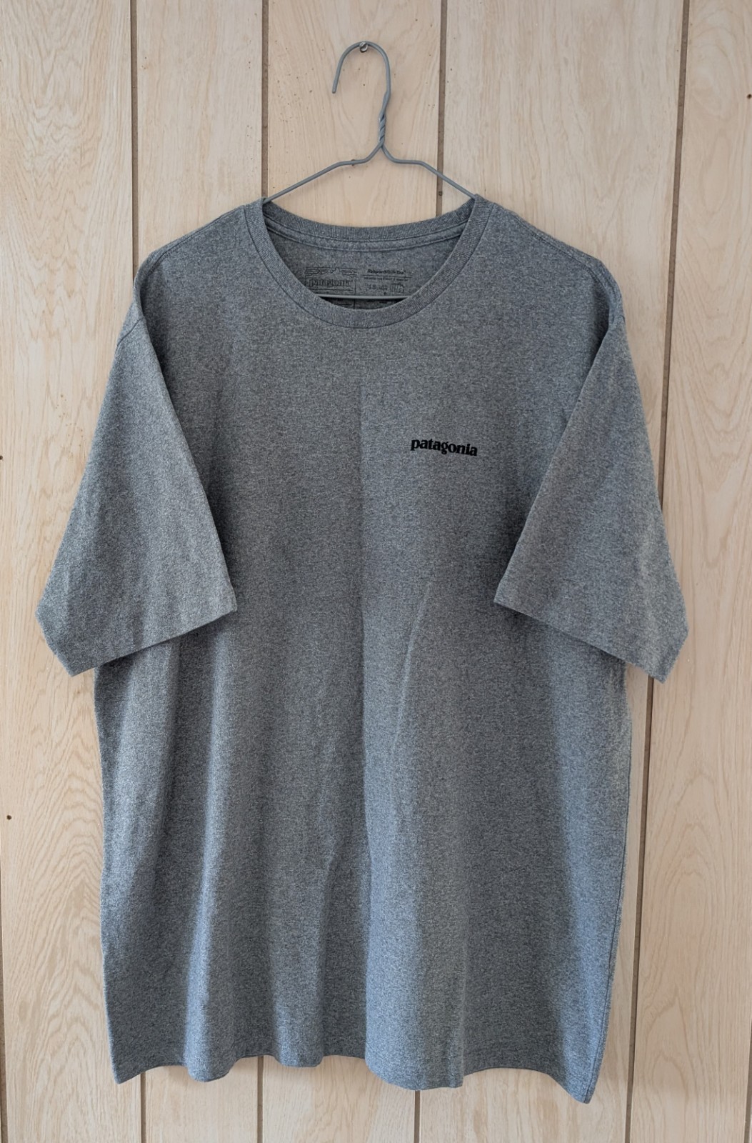 Patagonia Fitz Roy Horizons Gray Short Sleeve Responsibili-Tee T-Shirt Men&rsquo;s L