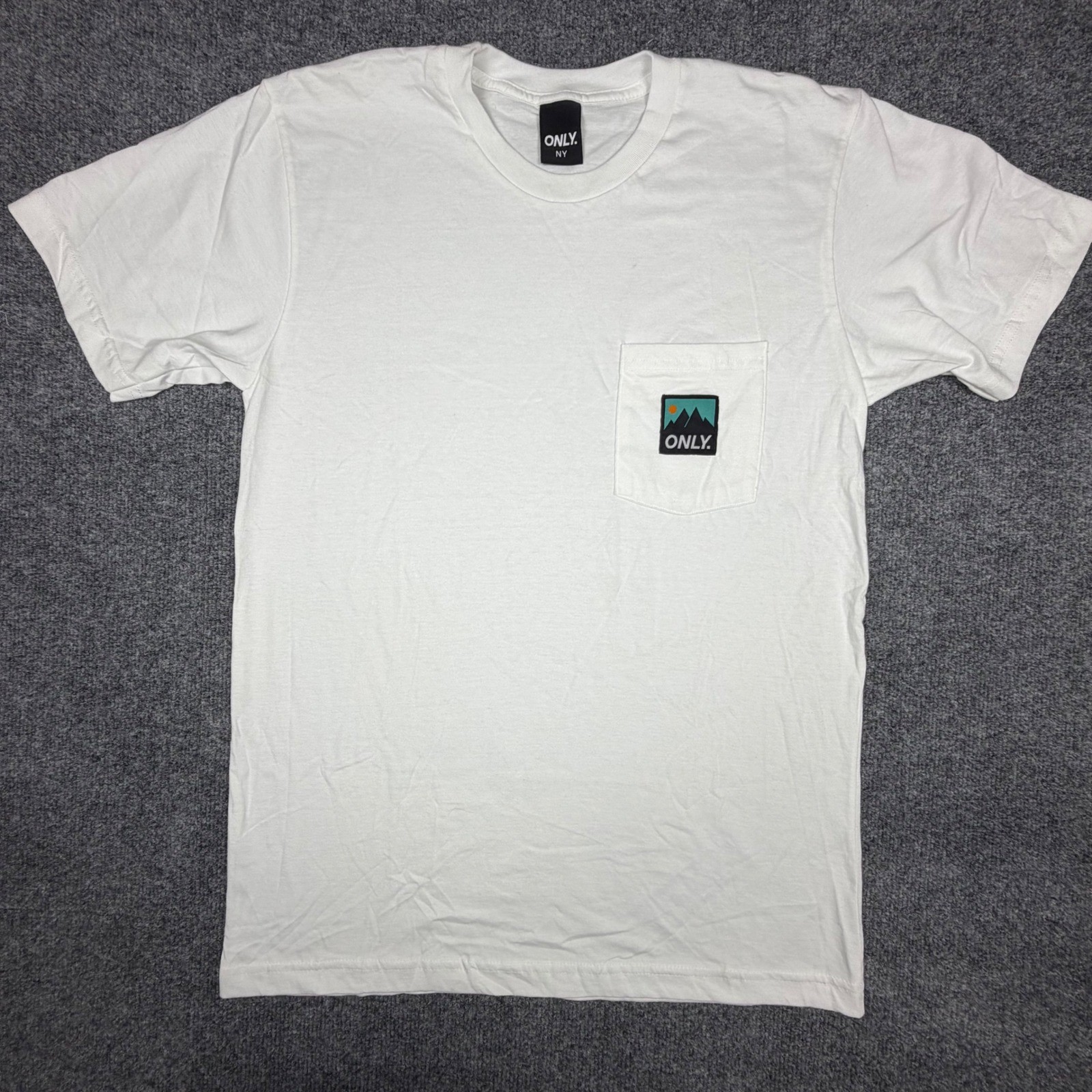 Only NY Mens White Mountain Logo Patch Pocket T-Shirt Size M Made in USA