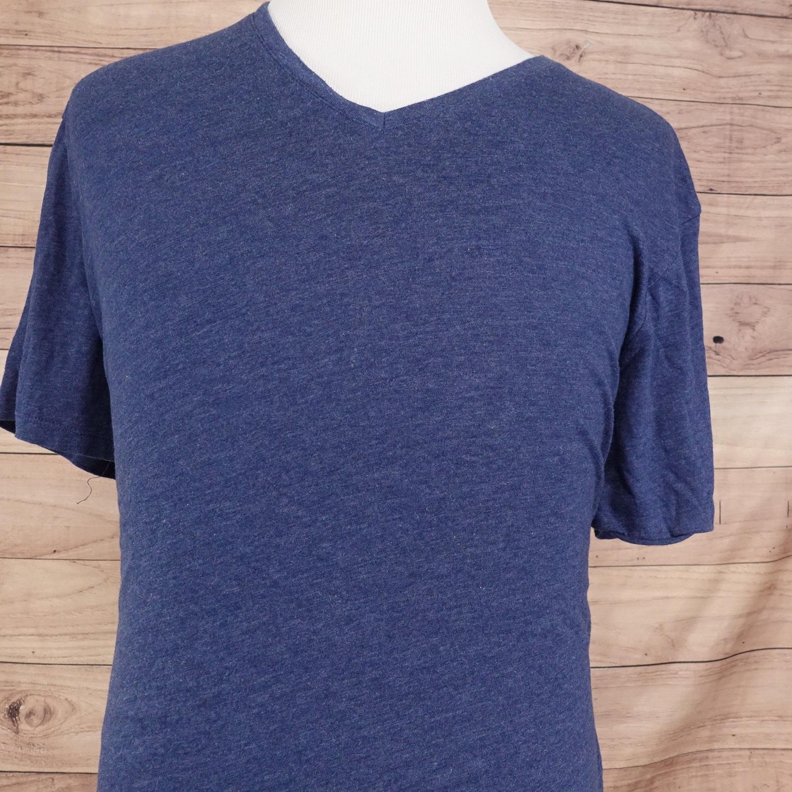 Banana Republic Shirt Mens 2XL Blue Fitted VEE V-Neck Tagless Soft Tee T-Shirt