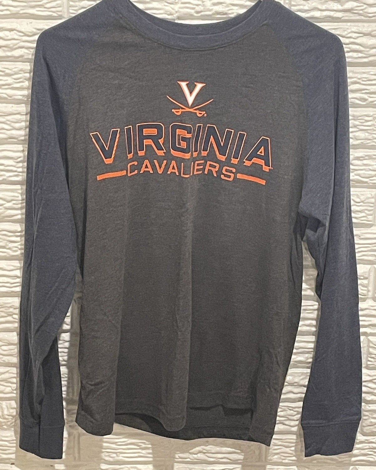 Colosseum Men&rsquo;s Virginia Cavaliers Gray Long Sleeve T-Shirt Size Medium