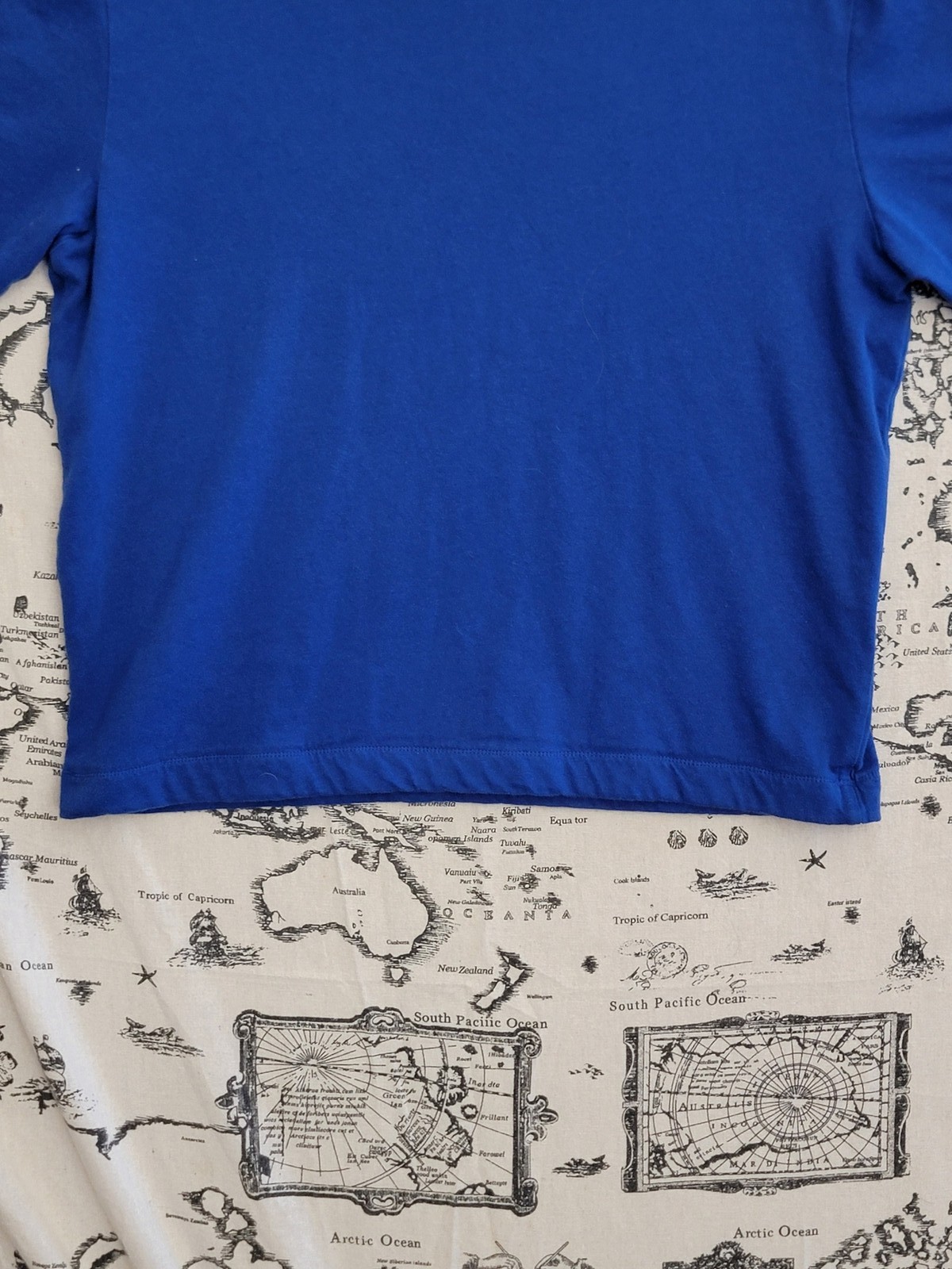 John Ashford Men&rsquo;s Blue Easy Care V-Neck T-Shirt – Size Large