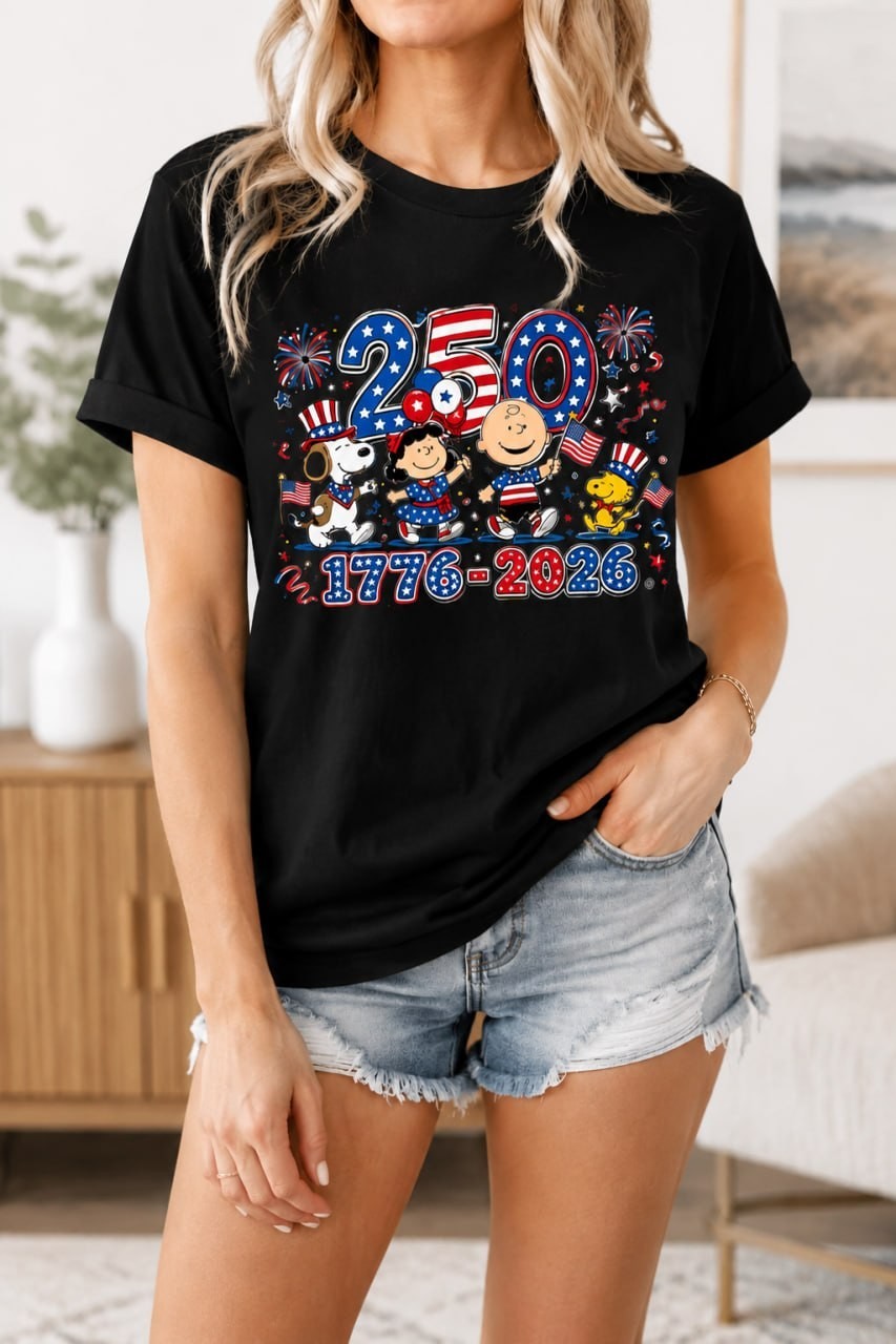 Peanuts Gang T-Shirt Snoopy Charlie Brown 1776-2026 250th Anniversary Black Tee