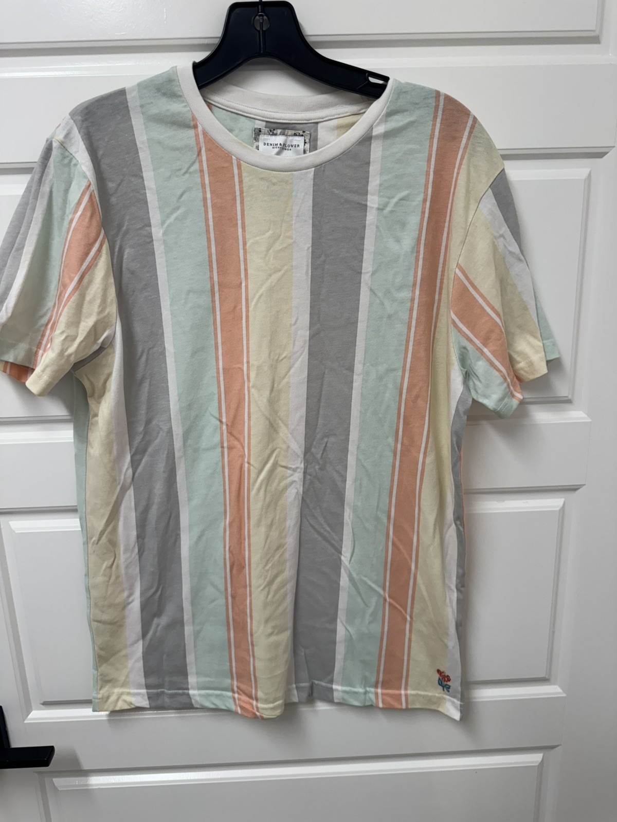 Denim Flower Ricky Singh Mens Shirt Medium Multicolor Stripe Peace Tshirt EUC A6