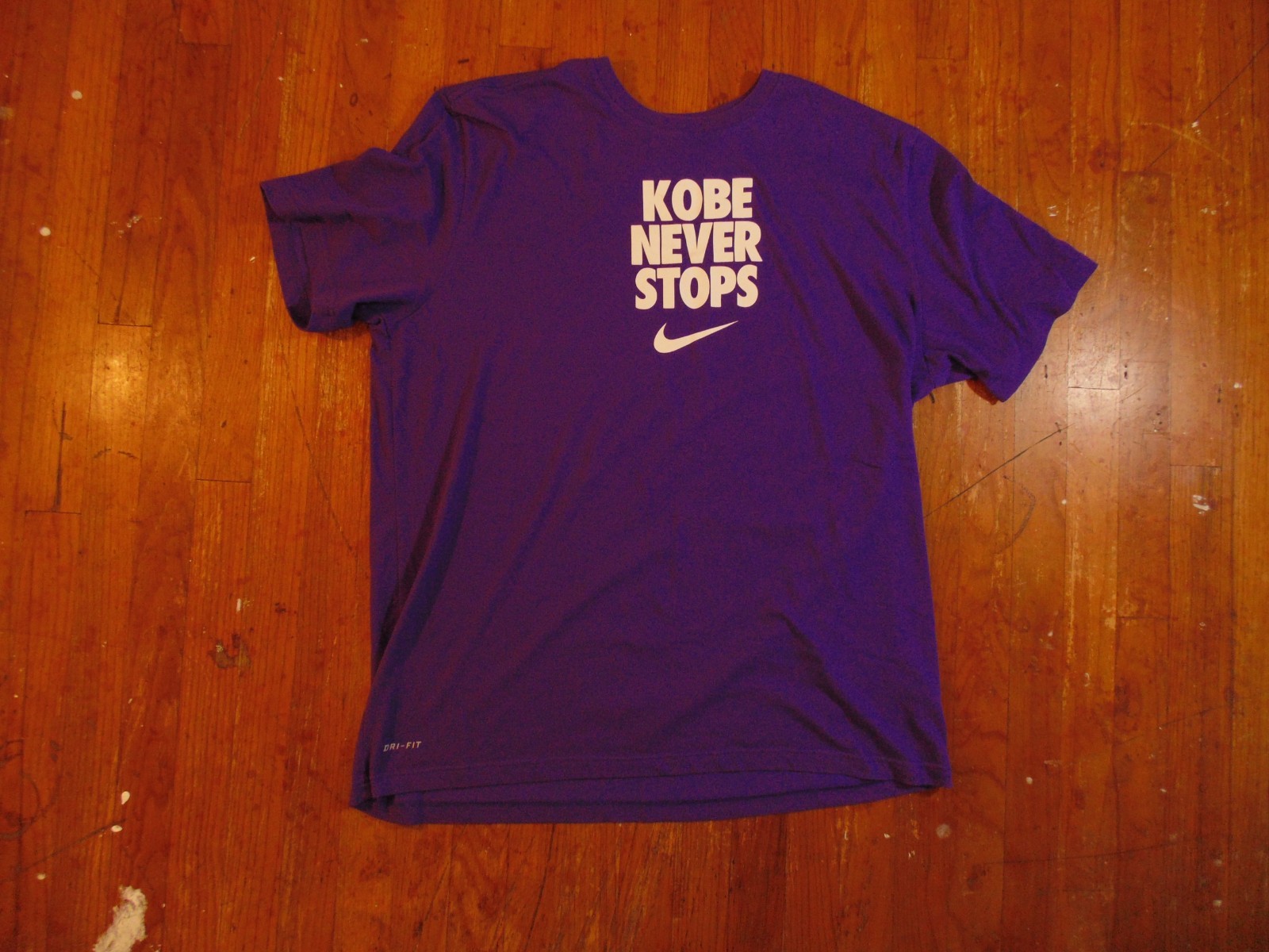Nike Vintage Kobe Bryant Kobe Never Stops T shirt Mens XXL 2XL Purple Dri Fit