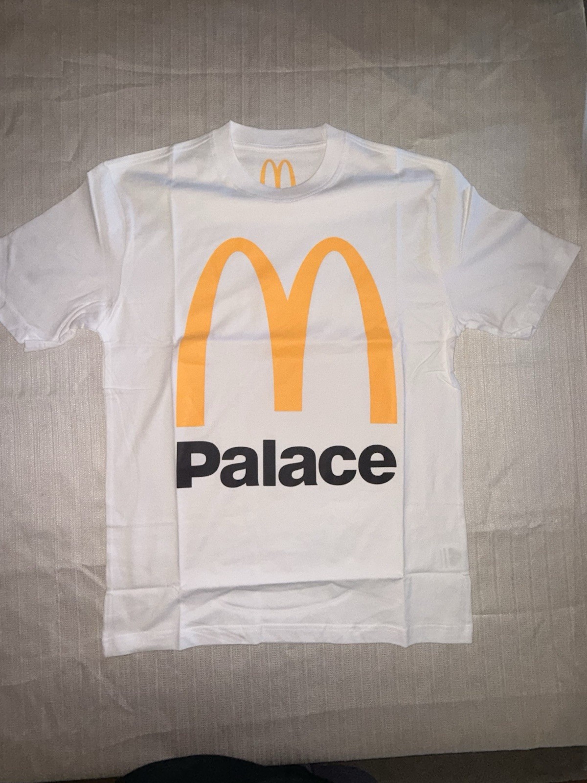 Palace x McDonald’s Logo Graphic T-Shirt – White – Men’s Size Medium M