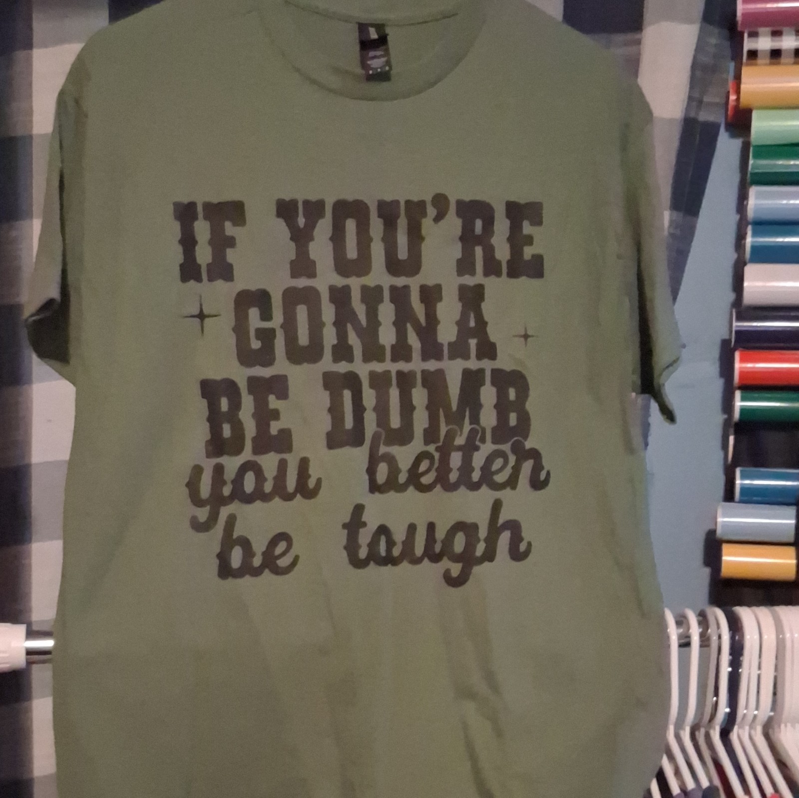 Mossy Oak Men&rsquo;s M Green Crew Neck Short Sleeve « If You&rsquo;re Gonna Be Dumb » Tee