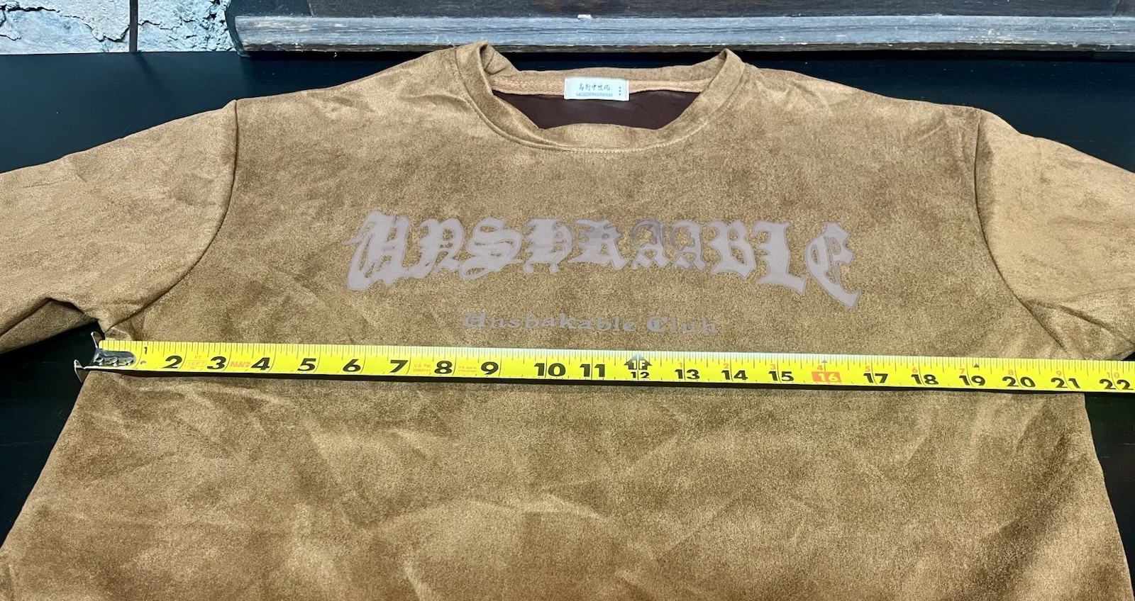 “Unsbakable Cluh” T-Shirt Soft Faux Suede Fabric Men’s Brown T-Shirt Sz L *Read*