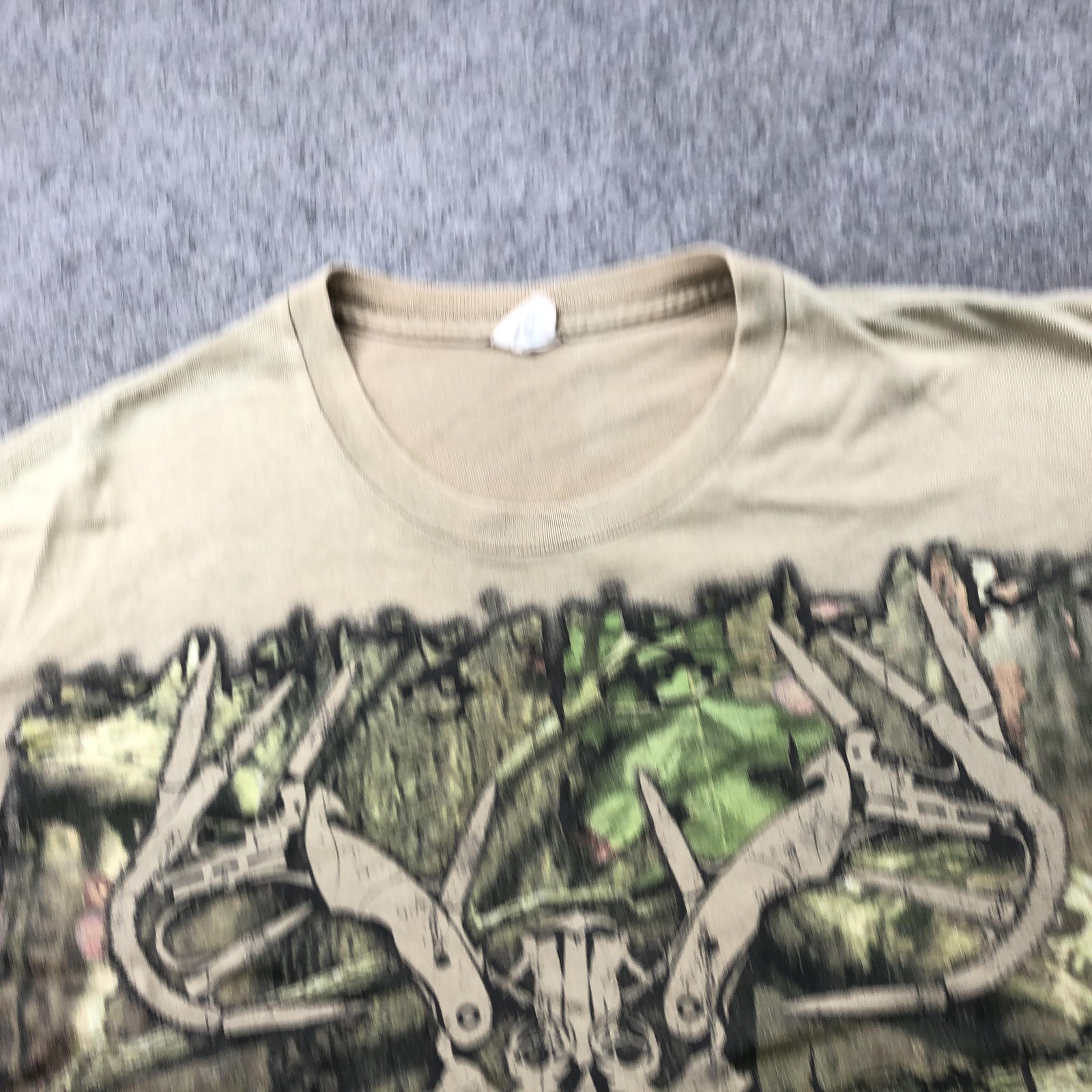 Mossy Oak Shirt Mens Large Beige Graphic Deer Antler Skull Camo Outdoors Hunting