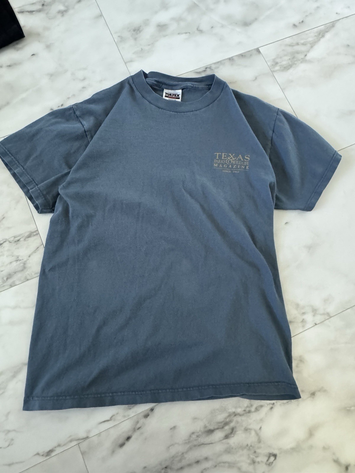 Men&rsquo;s Vintage Short Sleeve T-Shirt Blue With Dope Fish Graphic Print Design