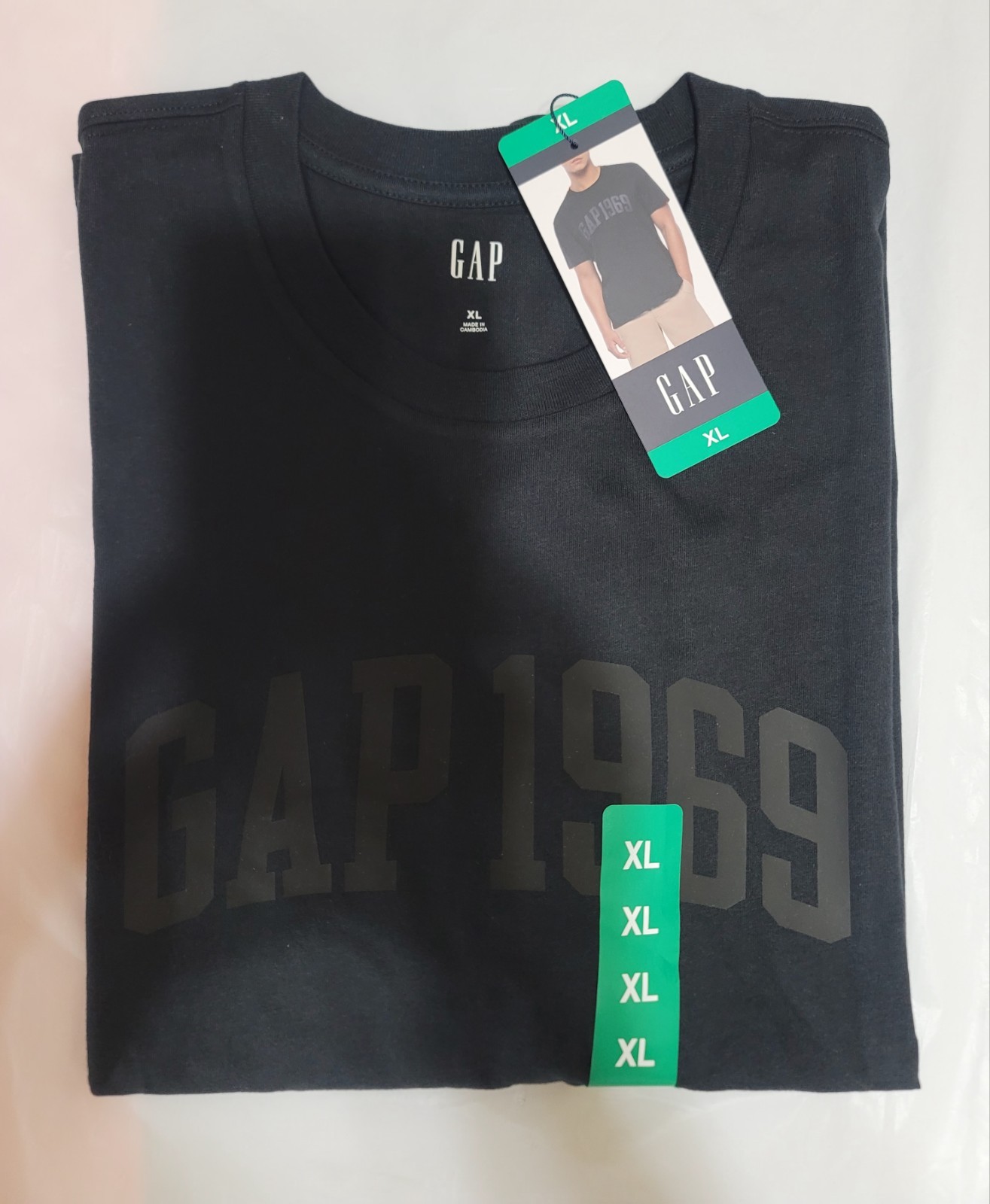 Gap Men&rsquo;s Logo Tee Black Size XL NWT 100% Cotton Short Sleeve Crewneck