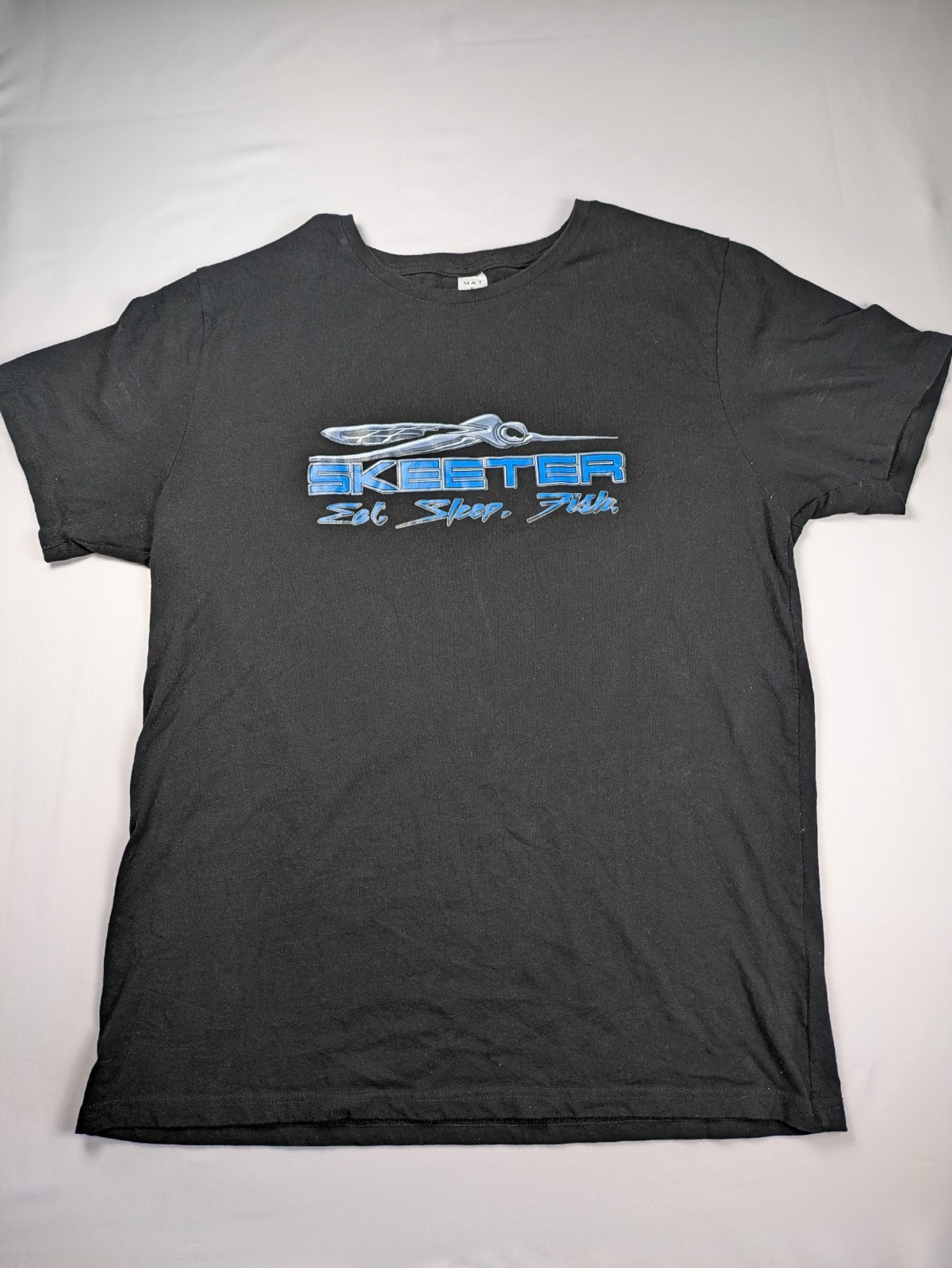 Size XL (20×30)- Skeeter Fishing, Boats Men&rsquo;s Black graphic tee