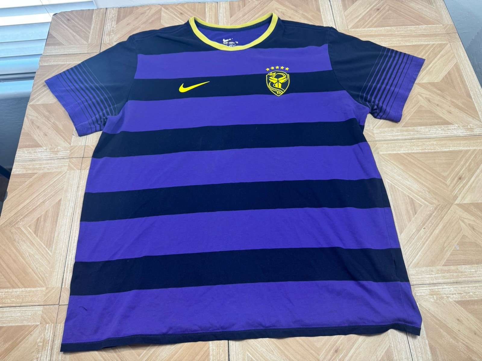 Nike Kobe Bryant Mambacurial Soccer Shirt Jersey Men XXL Purple Yellow Striped