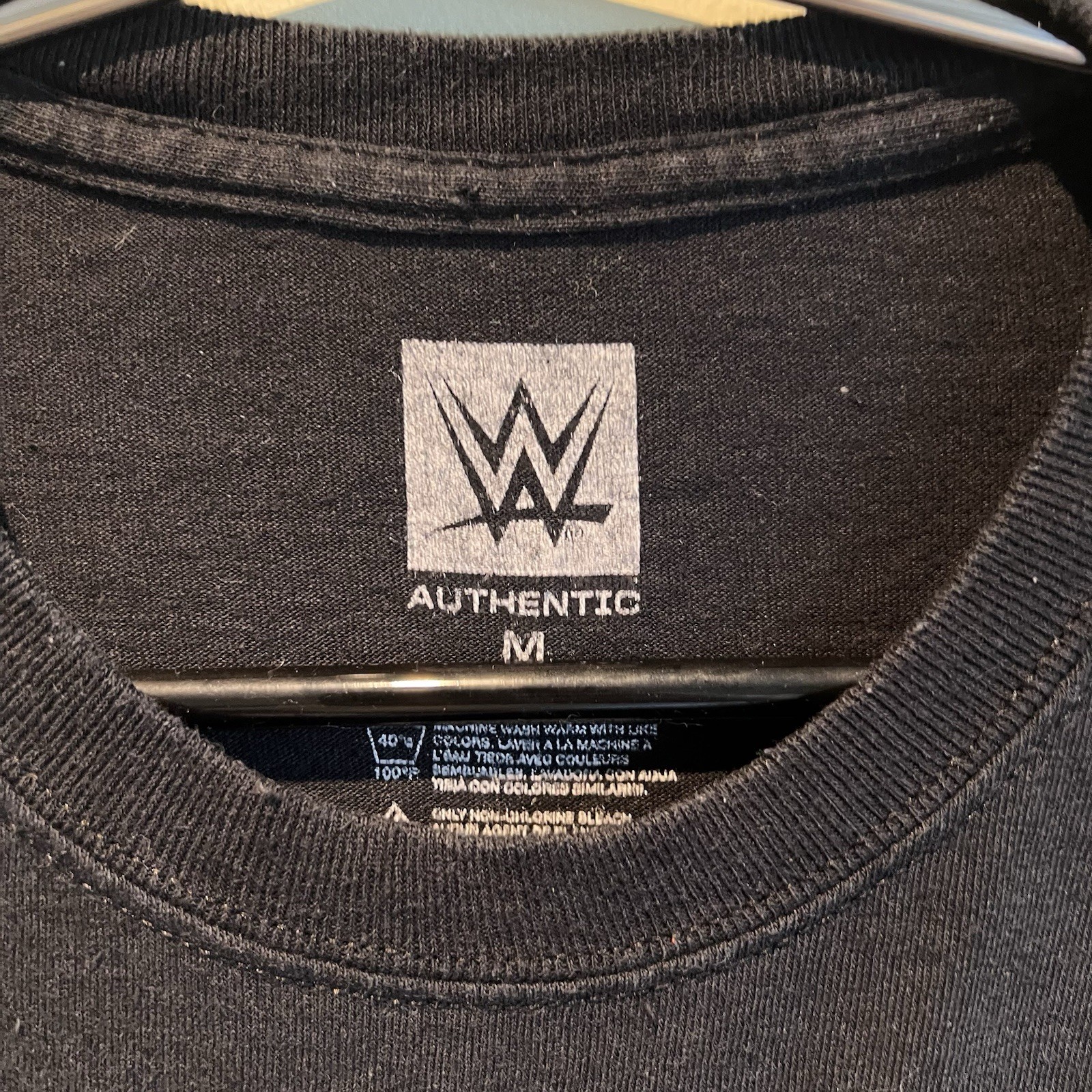 WWE Elias Graphic T-Shirt Walking With Elias World Tour Guitar Black Medium