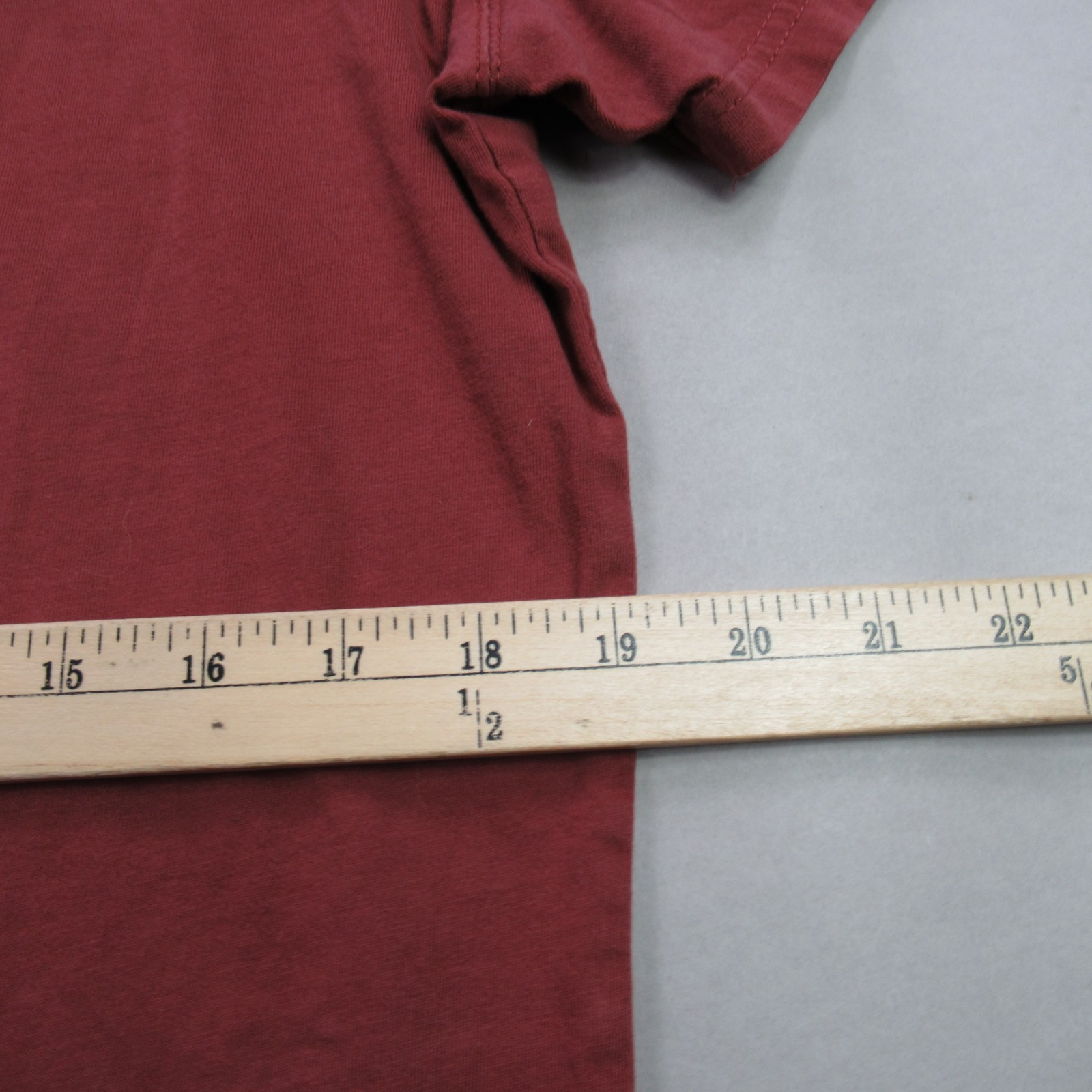 Kuhl Shirt Mens Medium Short Sleeve Crew Neck Casual Lightweight Red