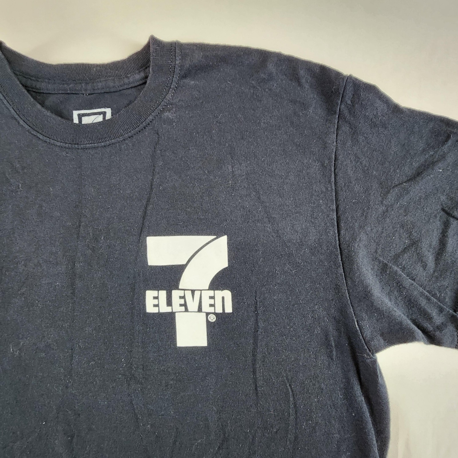 7-Eleven Shirt Mens Medium Black Graphic Tee T-Shirt 2021 Double Sided Cotton