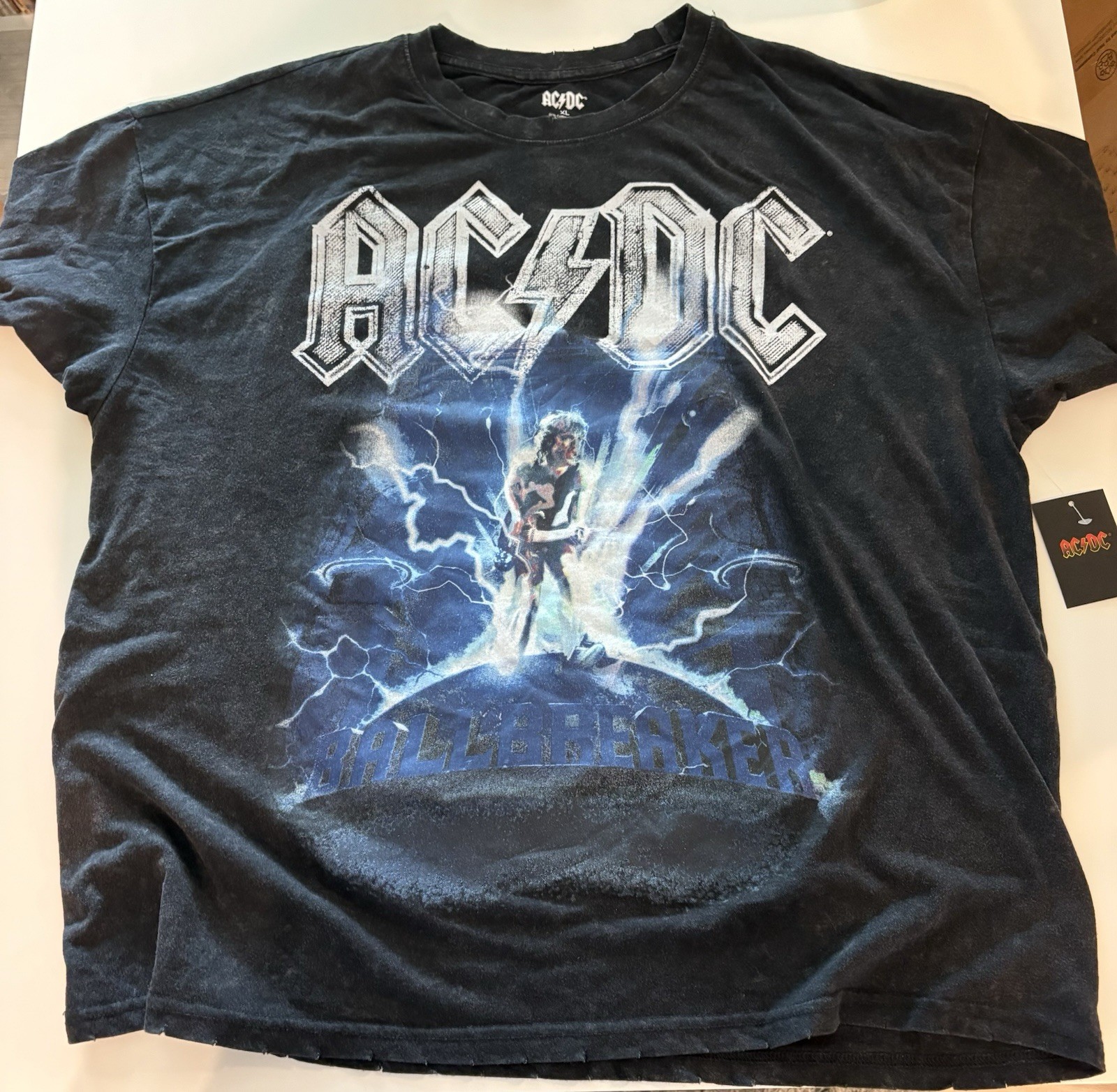 AC/DC Rock Band 1996 U.S. Tour Black/Wash Men&rsquo;s T-shirt Size XLarge New