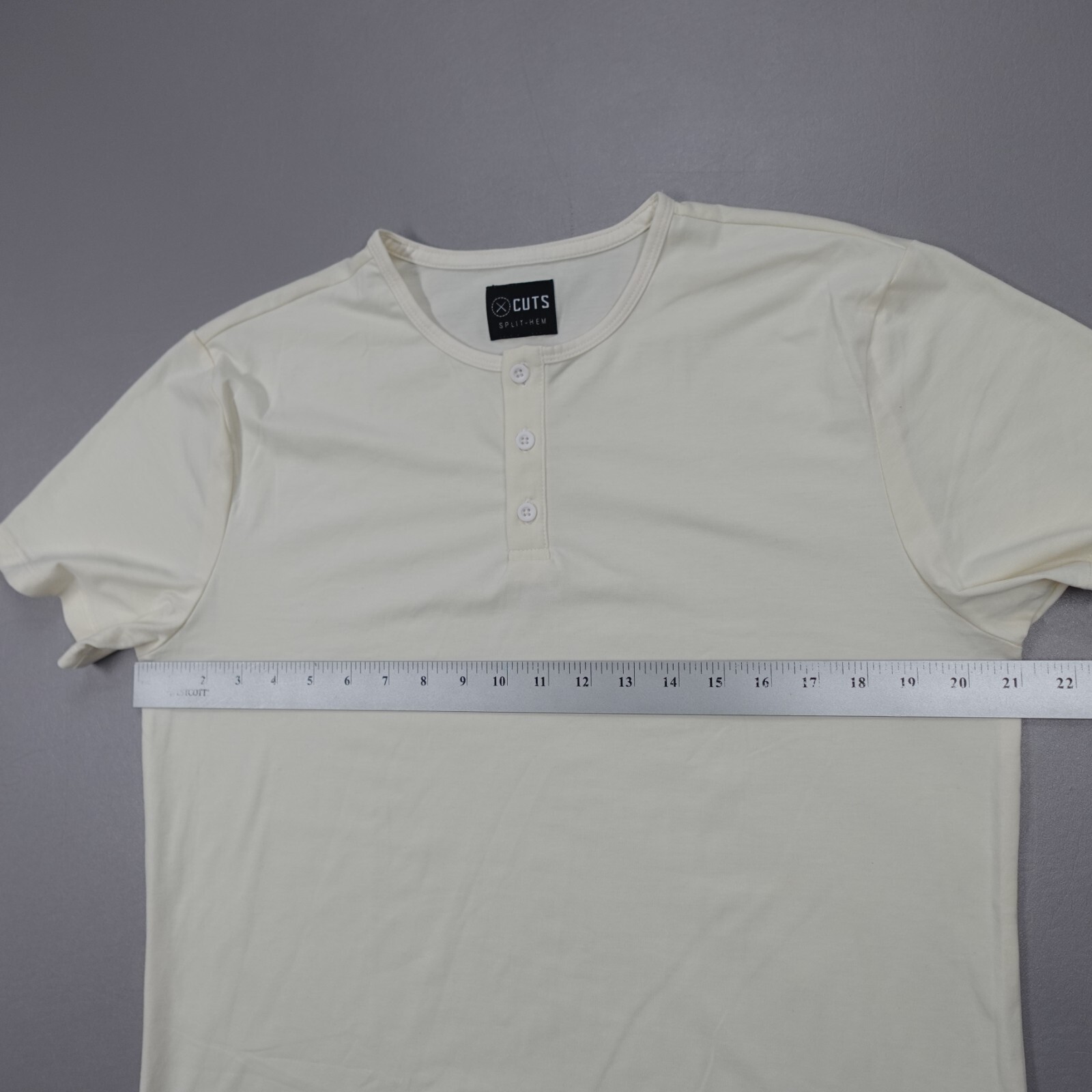 Cuts Clothing Split Hem Short Sleeve Tee Henley Stretch Beige Slim Fit