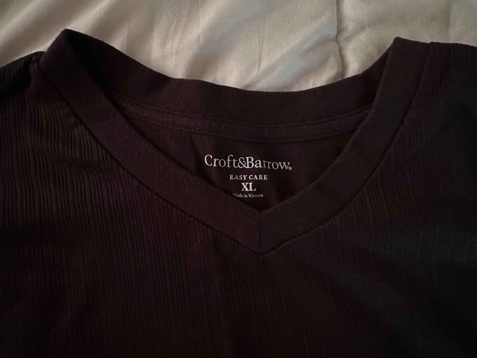 Croft & Barrow Easy Care Men&rsquo;s Size XL V-Neck Dress T-Shirt Black Short-Sleeve