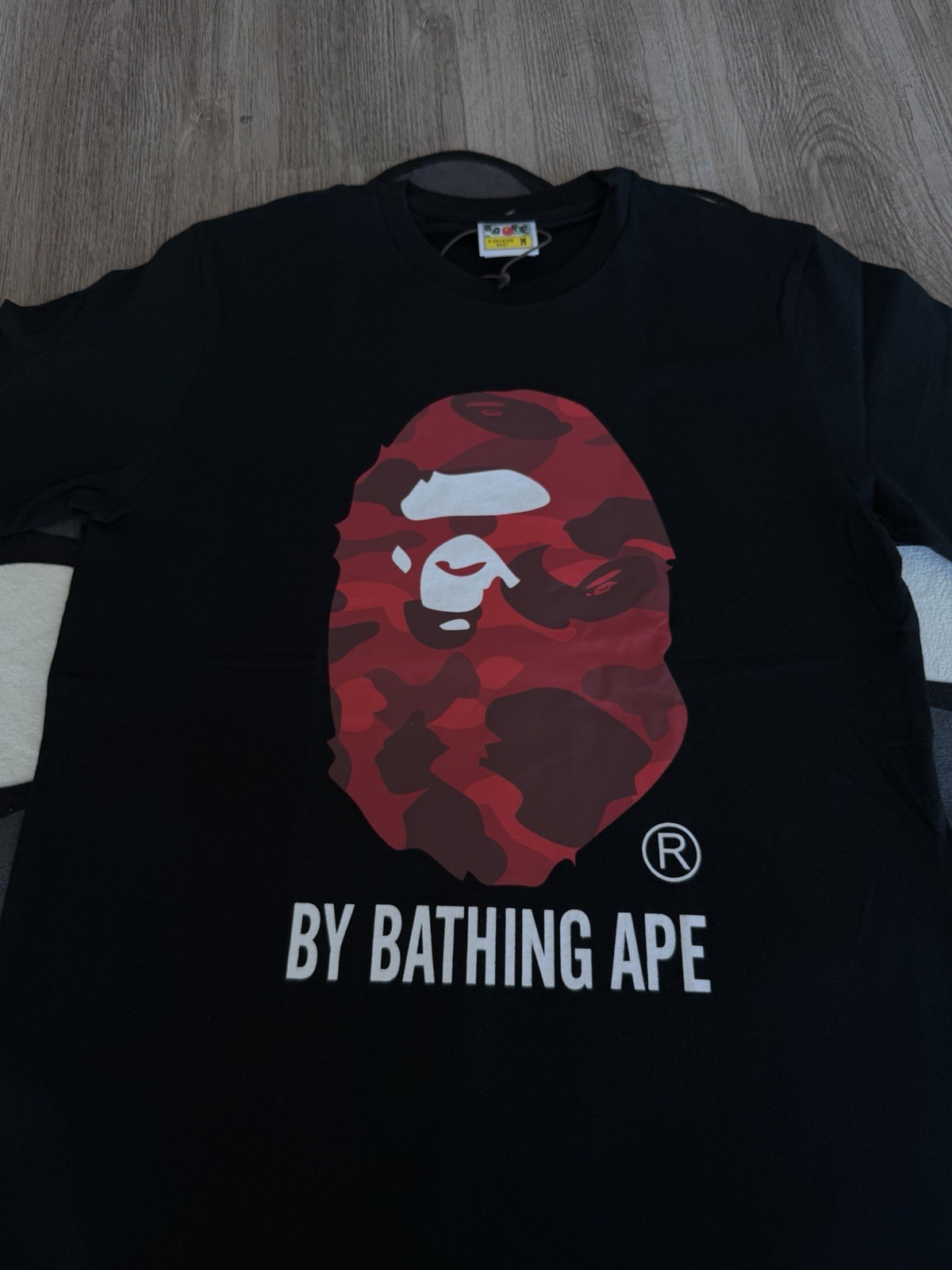A Bathing Ape BAPE Men&rsquo;s M Black Red Ape Head Logo Graphic Crew Neck Tee