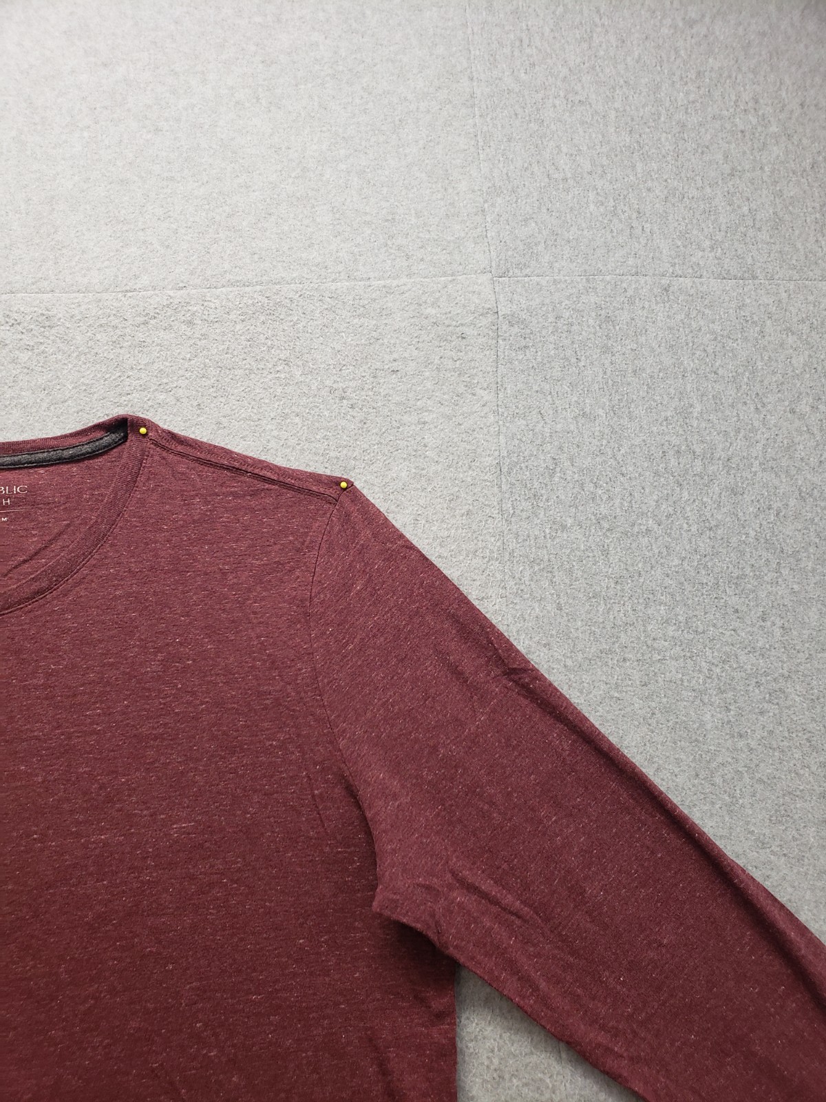 Banana Republic Men T Shirt L Burgundy Heather Crew Neck Long Sleeve Classic Tee