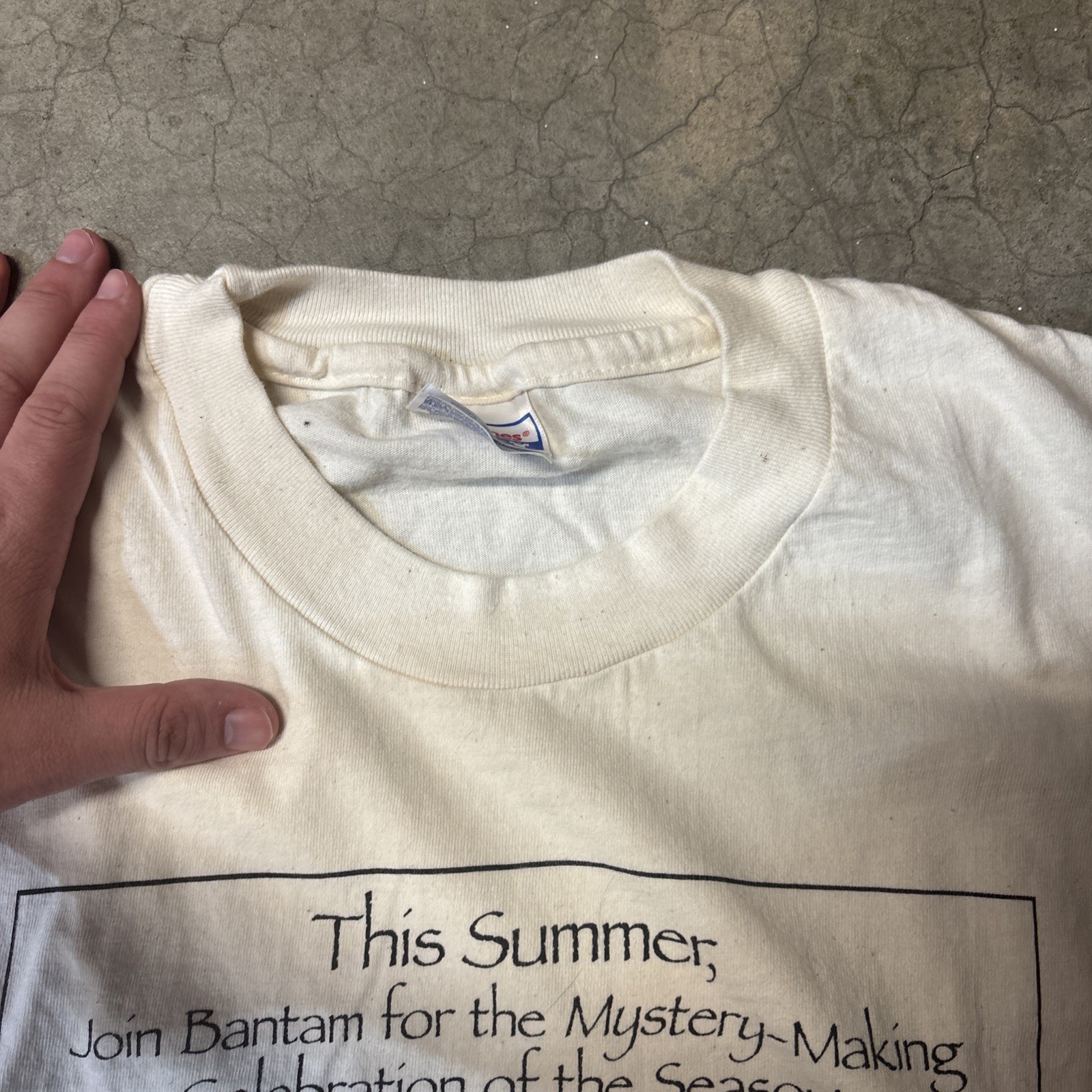 Vintage Bantam Books Edward Gorey Mystery T-shirt 90’s Laurie R King RARE