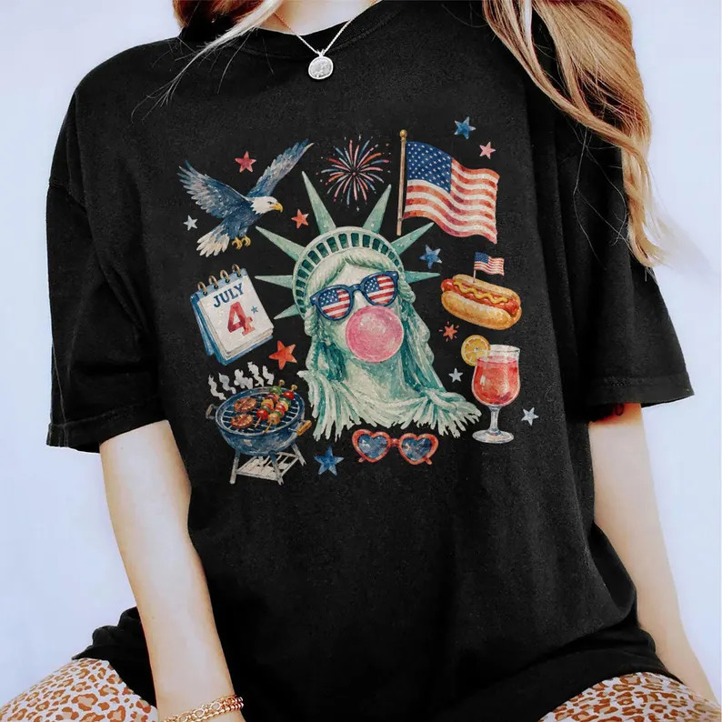 Statue Of Liberty Blowing Bubble Gum T Shirt Gift For Friends #1