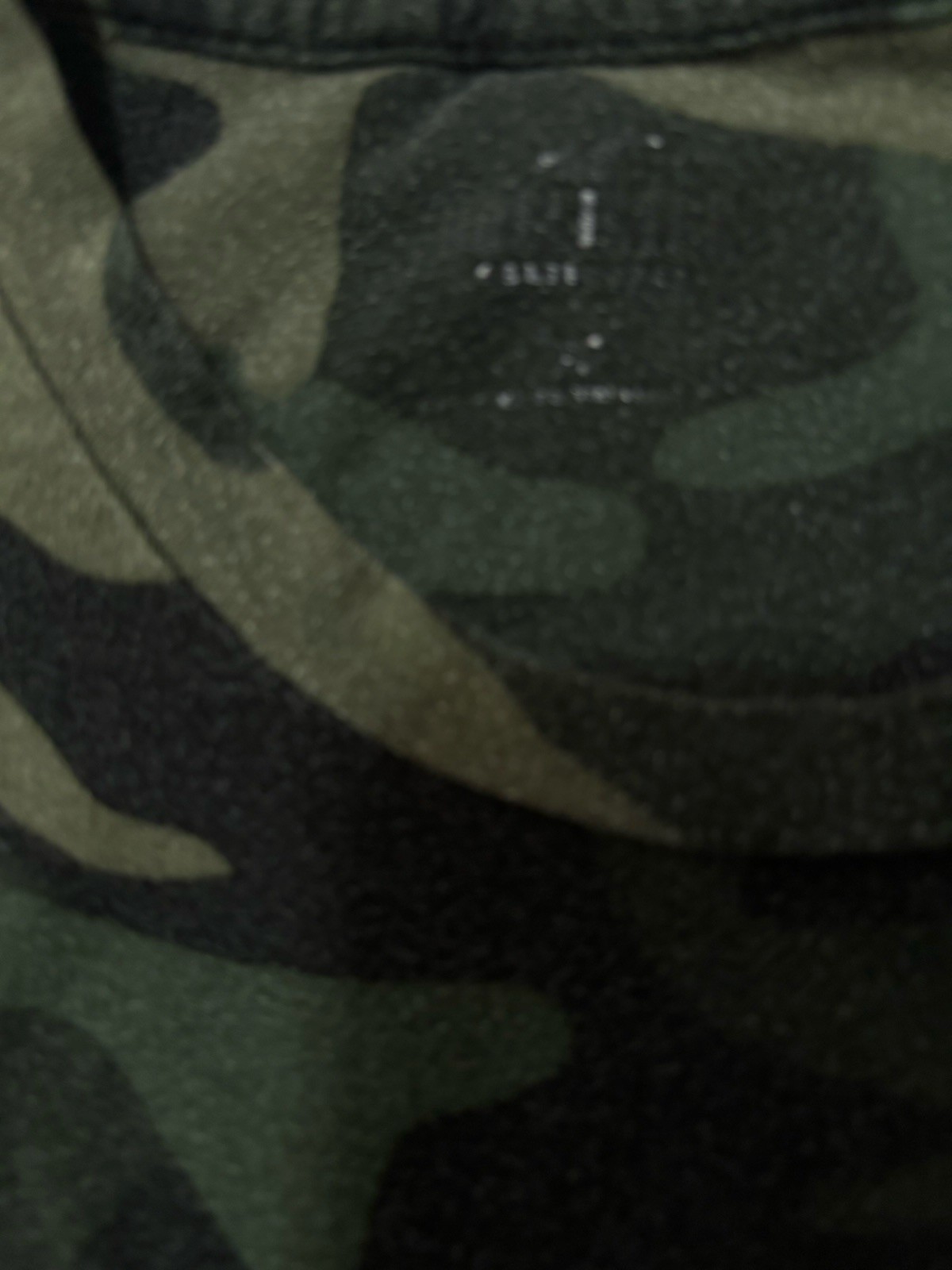 Hollister Men’s Green/Black Camo Long Sleeve Crew Neck Logo T-Shirt Size S