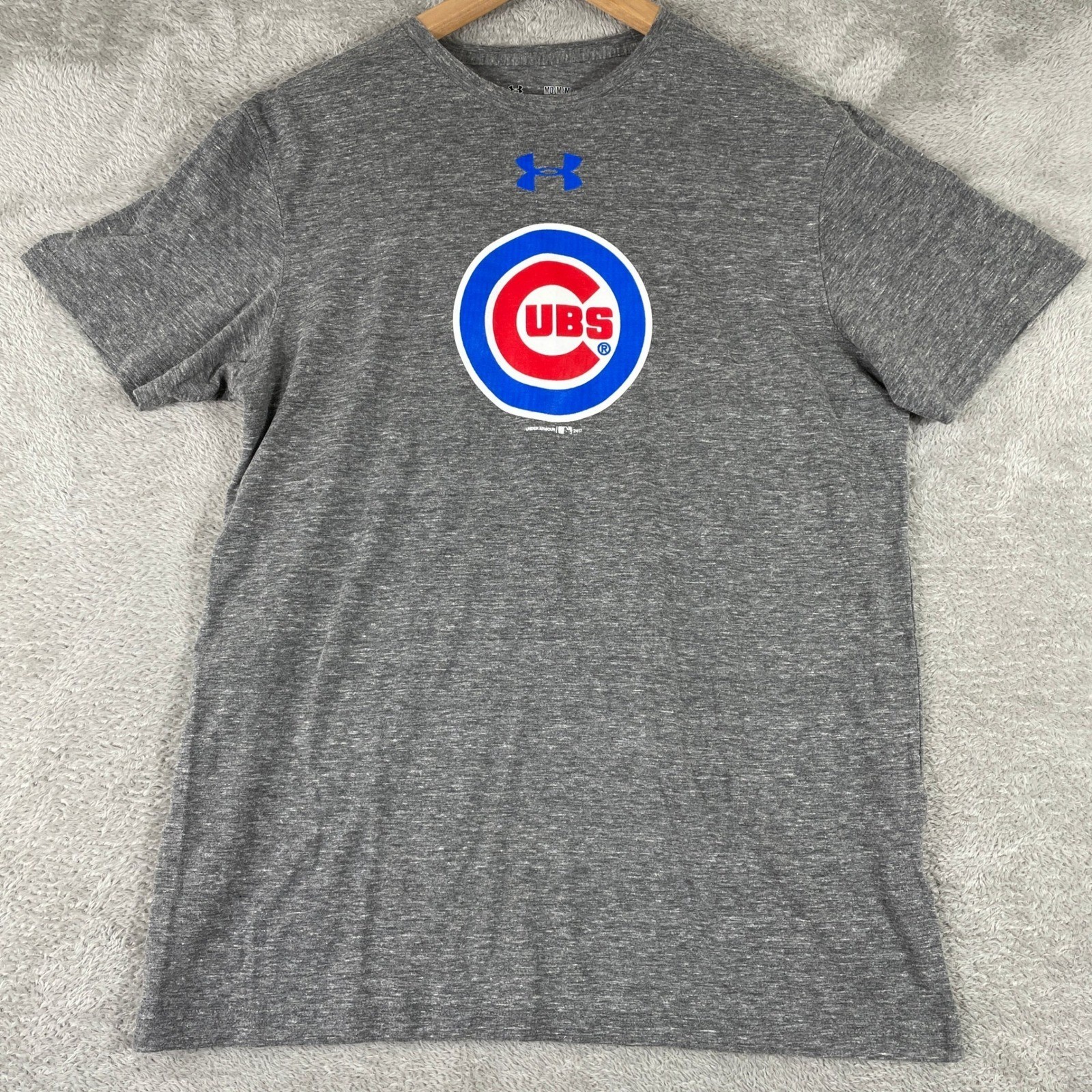 Under Armour Chicago Cubs T Shirt Mens Medium Gray HeatGear Graphic Logo MLB