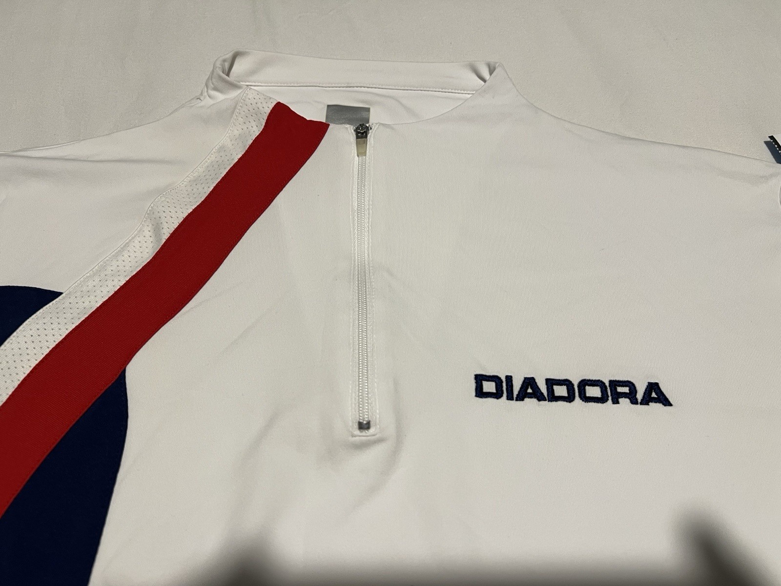 🔥DIADORA DIADRY MEN&rsquo;S SHORT SLEEVE 1/4 ZIP T-SHIRT WHITE/RED/BLUE SIZE SMALL