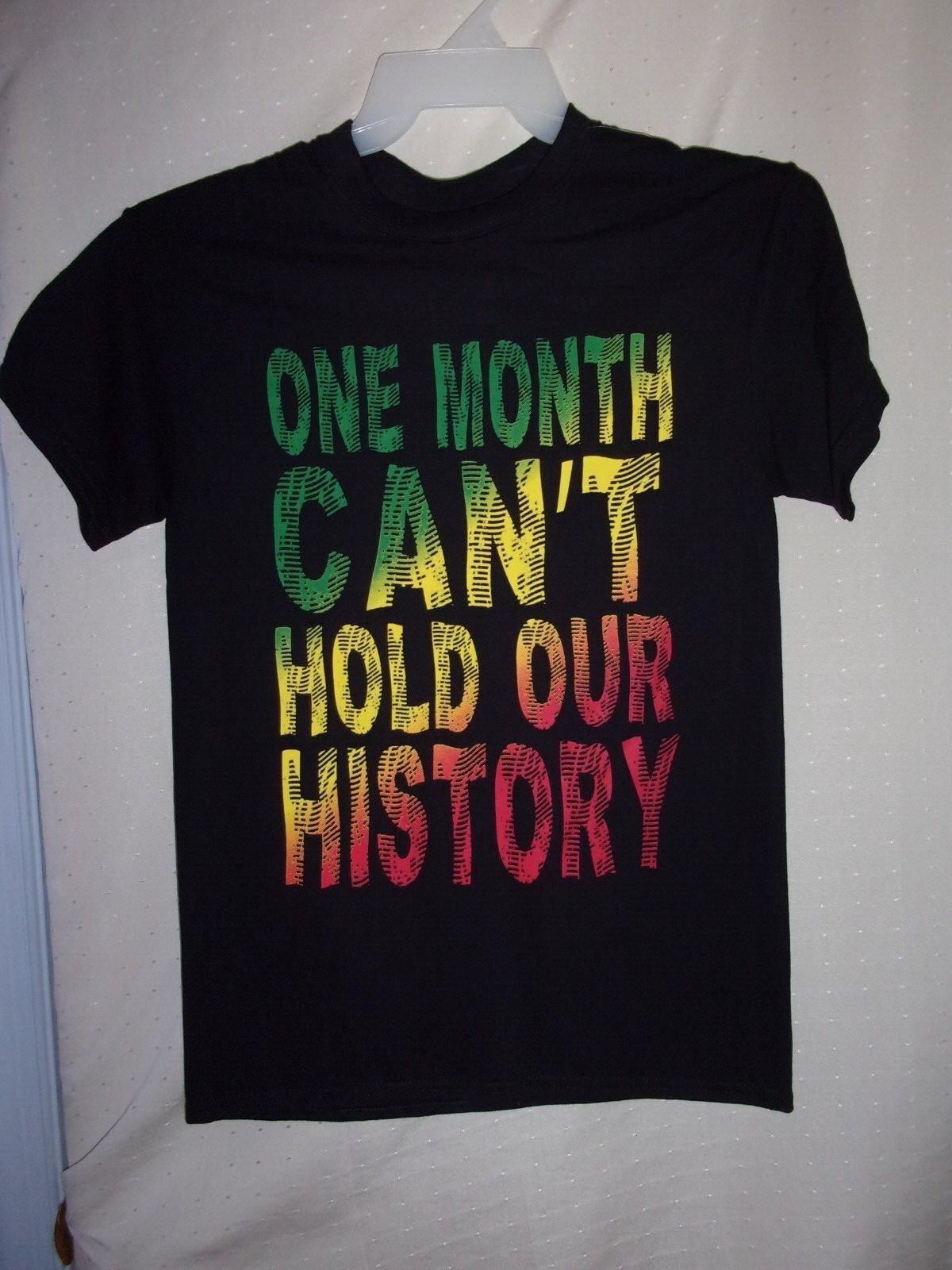 BROOKLYN VERTICAL MENS BLACK GRAPHIC T-SHIRT SIZE SMALL « ONE MONTH CAN&rsquo;T HOLD.. »